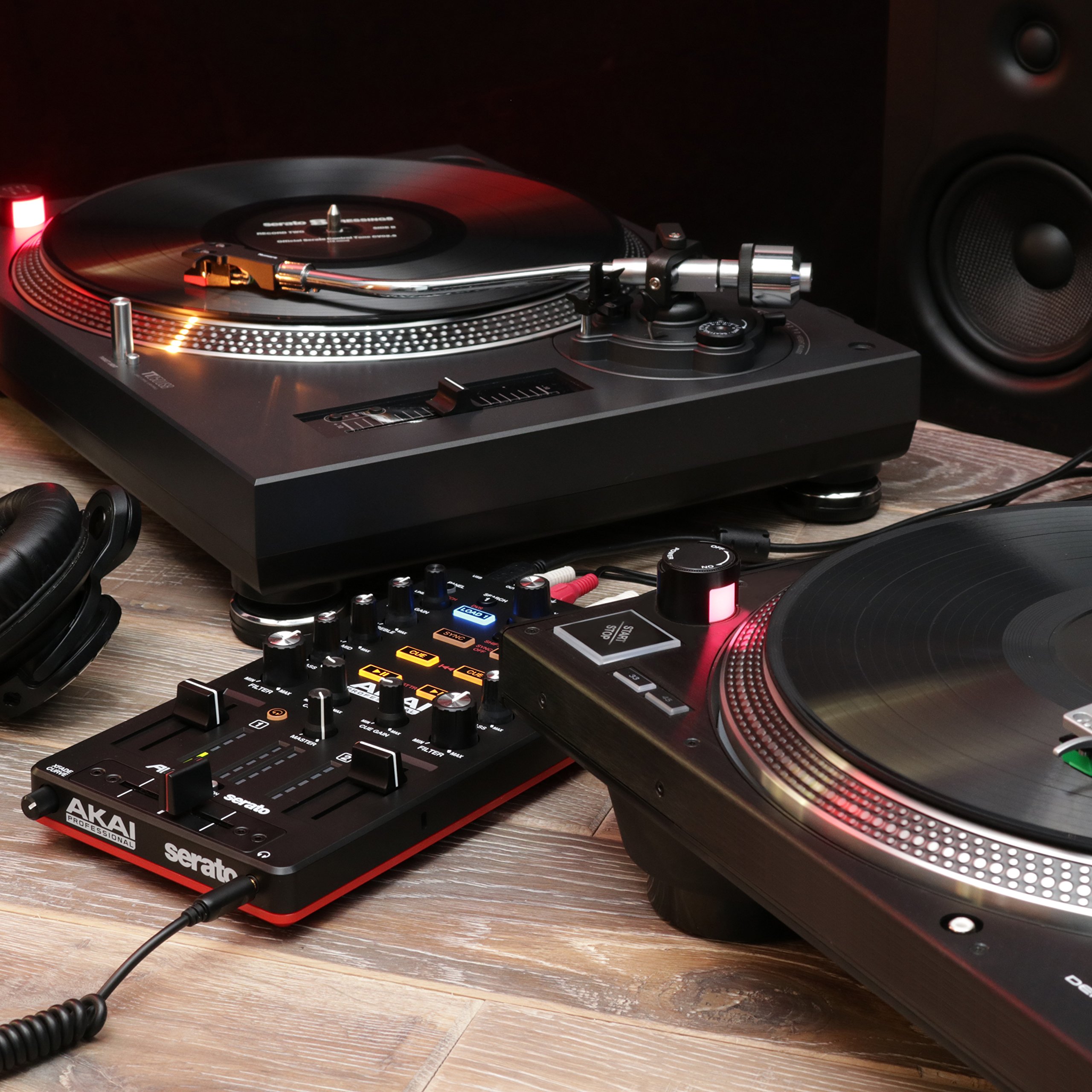 AKAI Professional AMX UltraPortable USB Powered DVSEnabled 2Deck