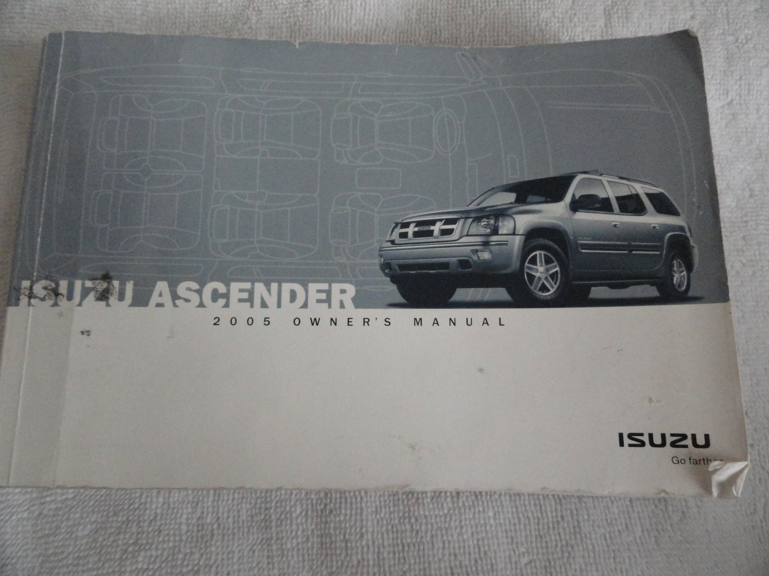 2005 Isuzu Ascender Owners Manual Paperback – 2005