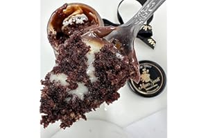 Gourmet Cake in a Jar - Duo Chocolate Cake in Jar with Special Chocolate Cake Layered with White Belgian Chocolate Brigadeiro - Birthday Gift Baskets, Brazilian Brigadeiro, White Beligian Chocolate, White Brigadeiro, Dessert Package, Glass Jar, Send a Bakery Fresh Cake to Friends or Family, Duo Chocolate by Misses Sweet, 6 oz