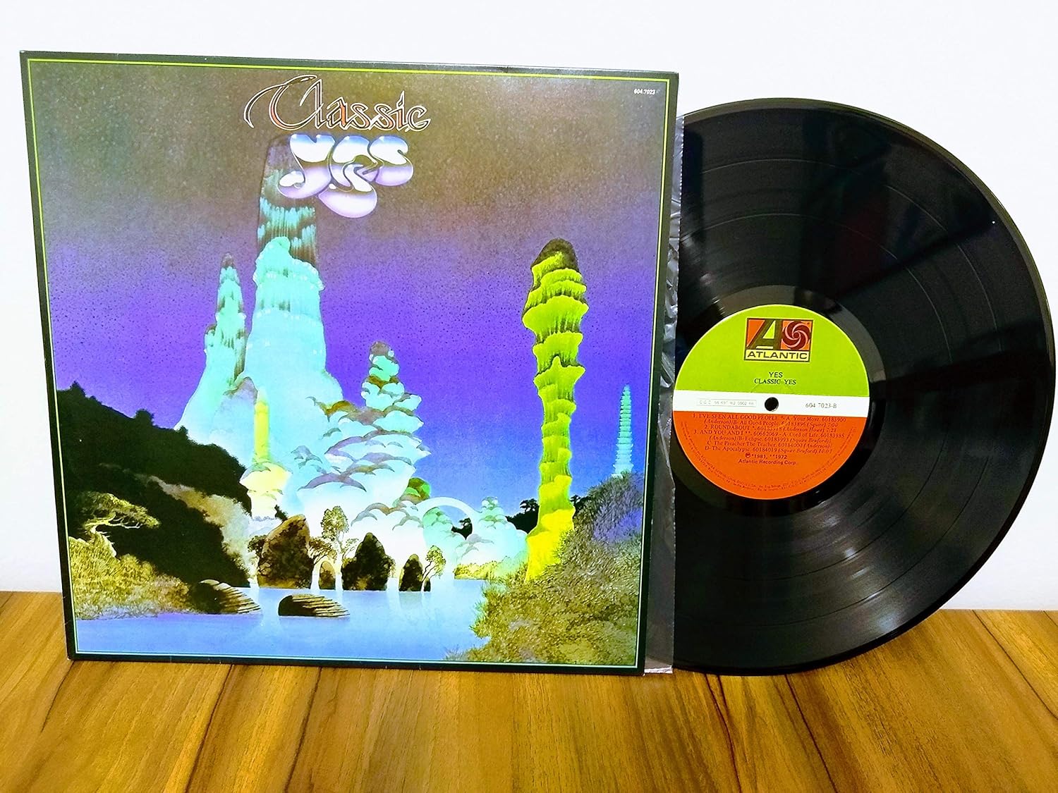 Classic Yes [Vinyl LP] Amazon.co.uk Music