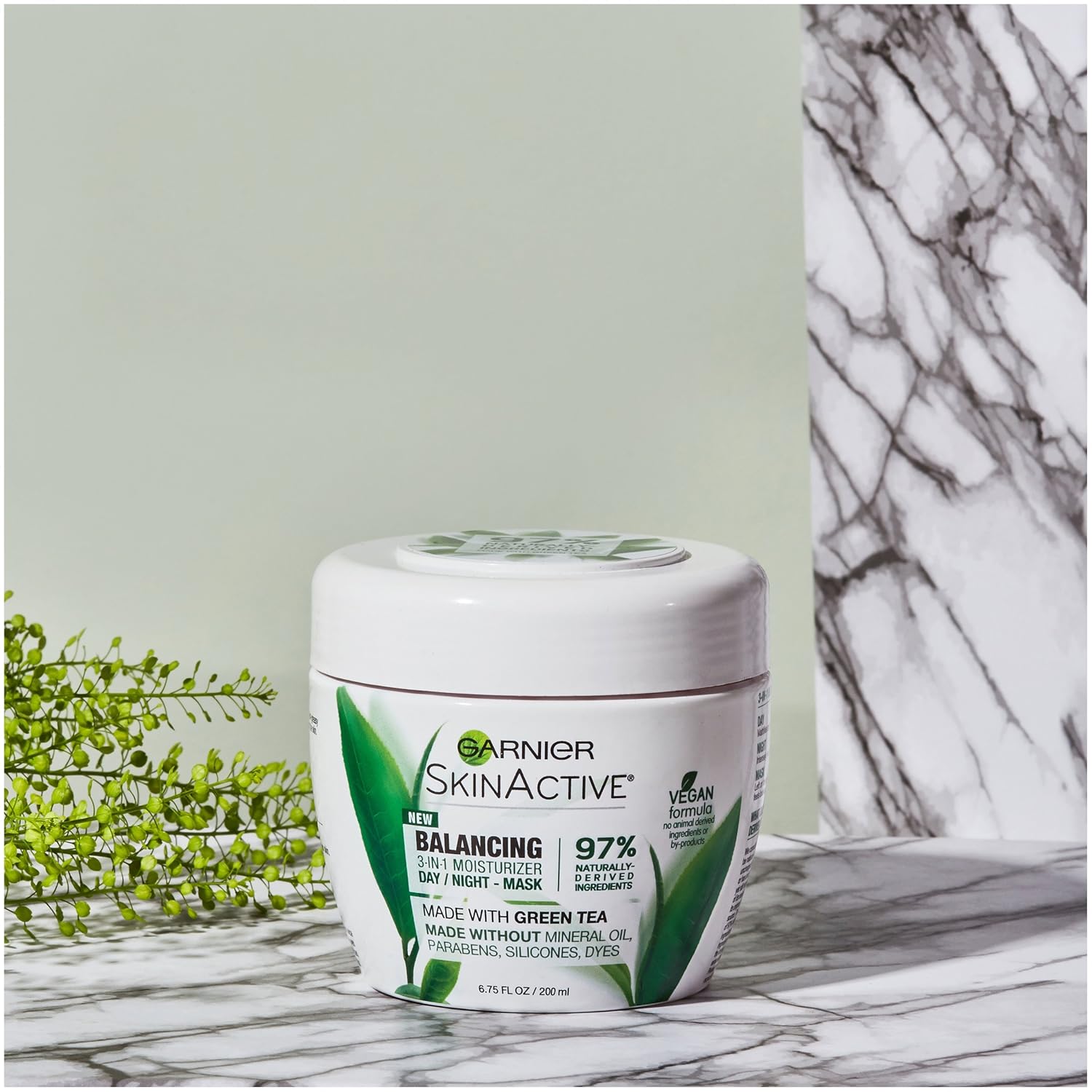 Garnier SkinActive 3-in-1 Face Moisturizer with Green Tea, Oily Skin, 6.75 fl. oz.: Beauty