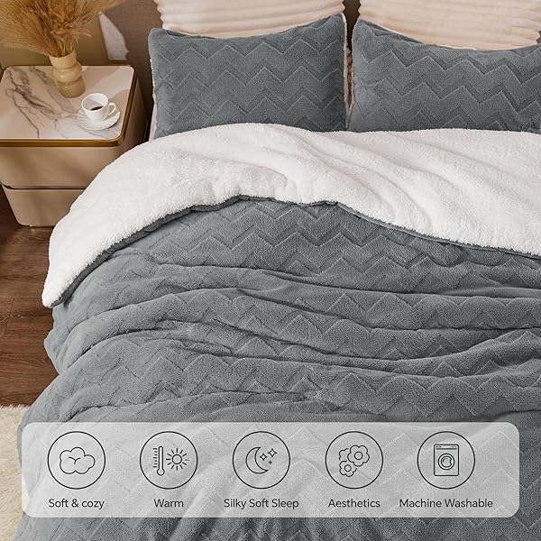 BEDELITE FLUFFY QUEEN COMFORTER SET – SUPER SOFT SHERPA GREY COMFORTER FOR QUEEN SIZE BED, LUXURY WARM BEDDING SET FOR WINTER, FUZZY BED SET 3 PIECES (1 COMFORTER, 2 PILLOWCASES)