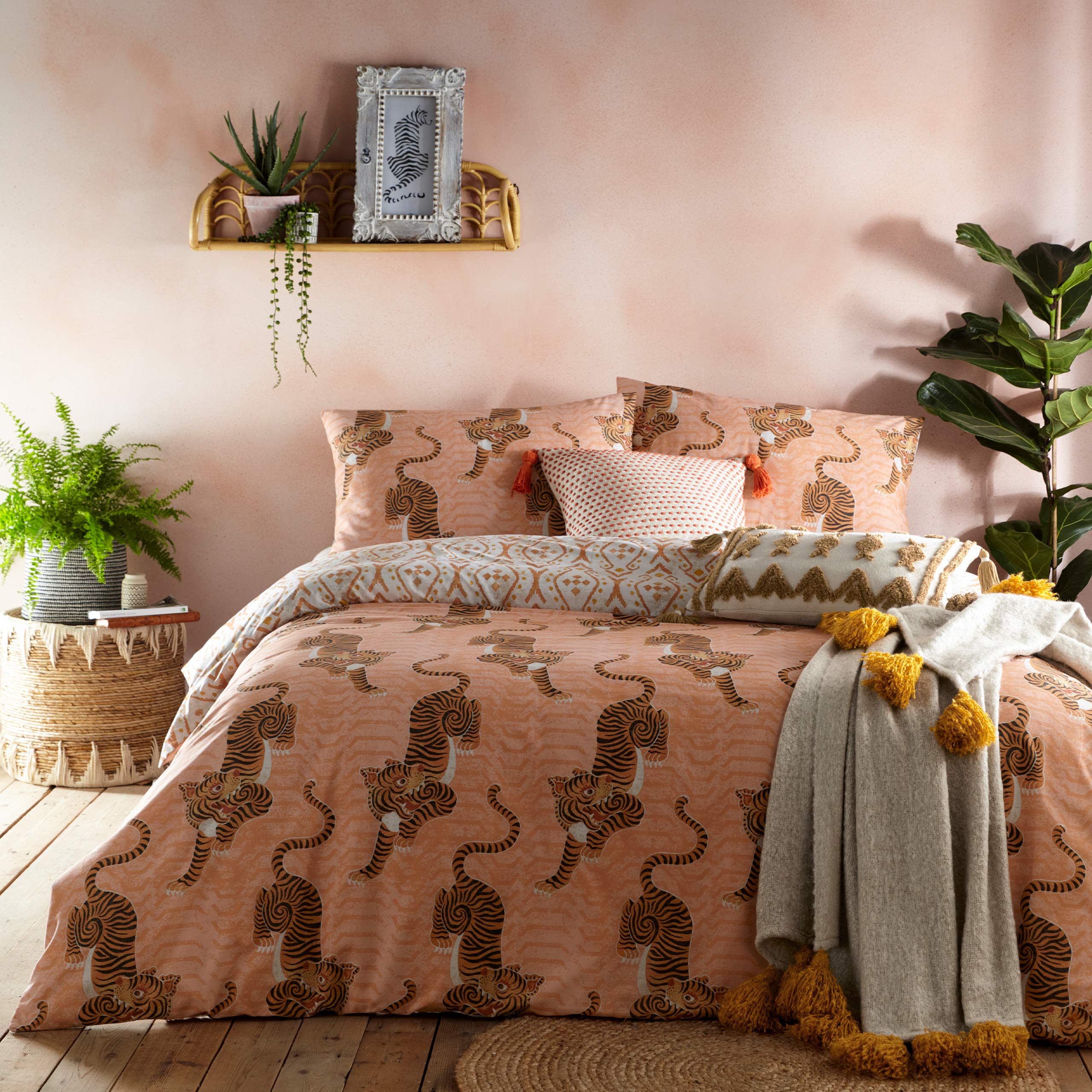 Furn Tibetan Tiger Duvet Cover And Pillowcase Set Coral King
