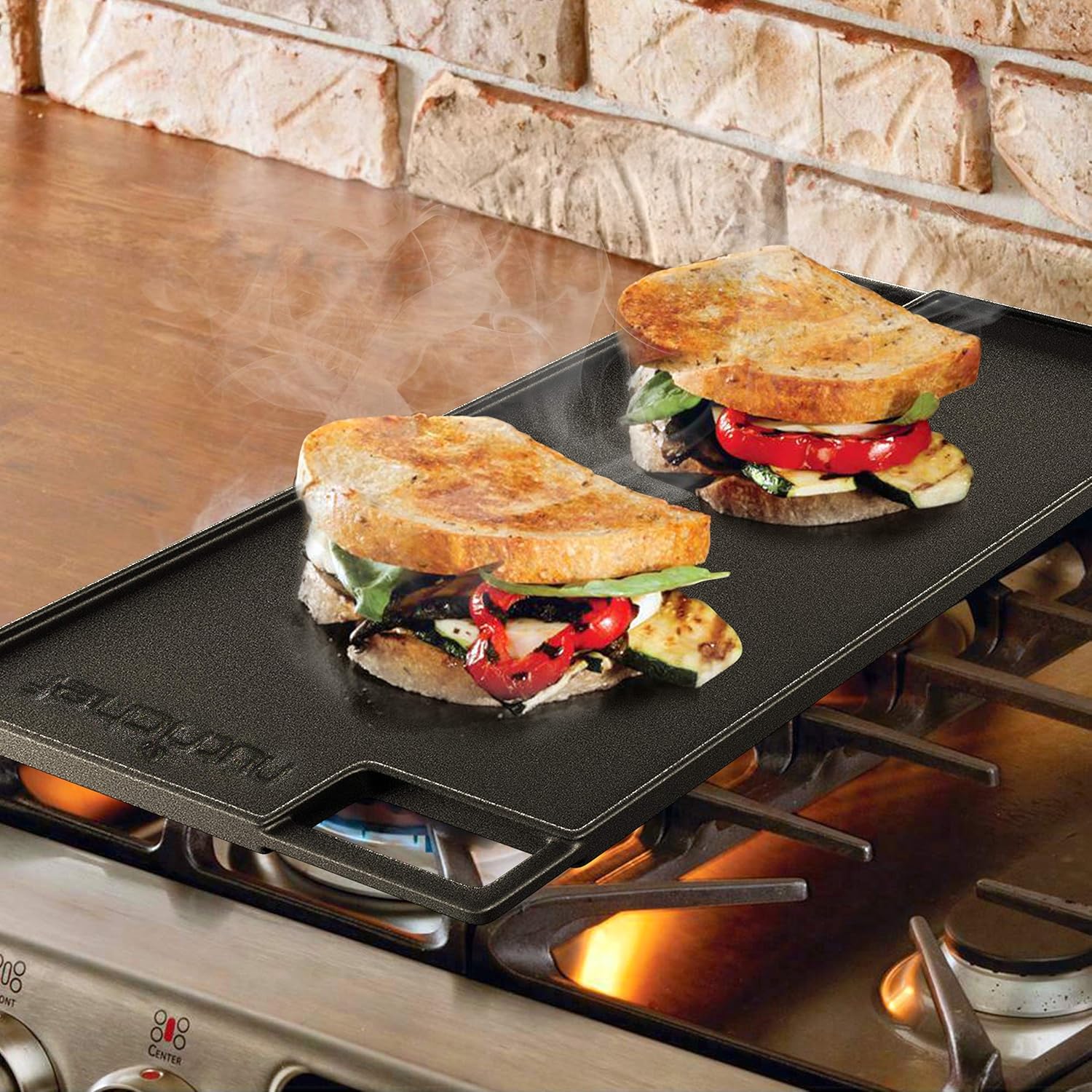 NutriChef Cast Iron Reversible Grill Plate - 18 Inch Flat Cast Iron Skillet Griddle Pan For Stove Top, Gas Range Grilling Pan w/ Silicone Oven Mitt For Electric Stovetop, Ceramic, Induction.: Kitchen & Dining