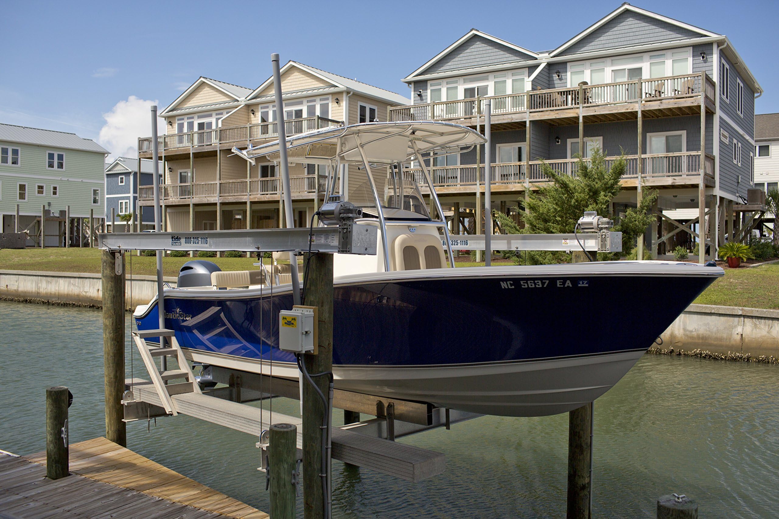 ALUMINUM 4 PILING BOAT LIFT