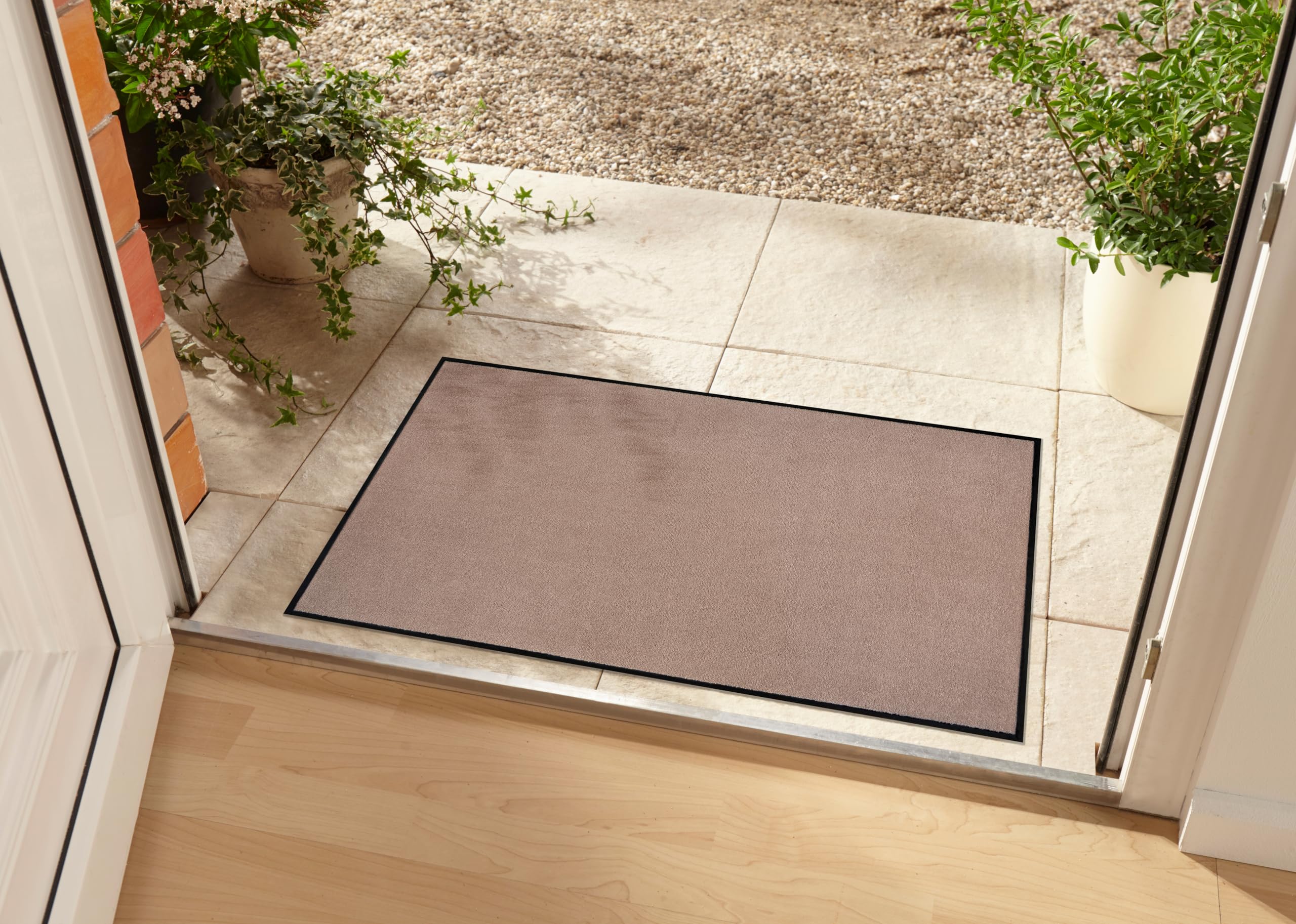 Hanse Home Washable Indoor and Outdoor Doormat Plain Door Mat Dirt Trapper Mat Dirt Trapper Mat Entrance Rug Non-Slip Sizes 40 x 60 cm Beige