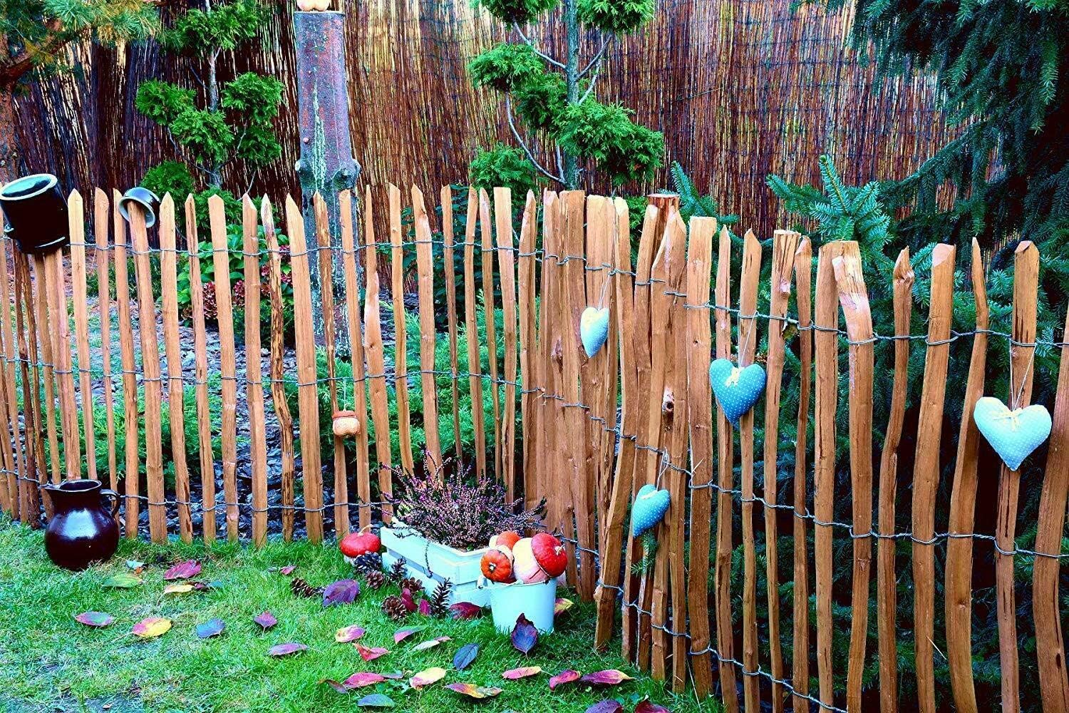 Kastanienzaun Staketenzaun Aus Haselnuss In 26 Grossen Hohen 50 Cm 150 Cm Lange 5 10 Meter Zaun Mit Gut Gespaltenen Staben Und Sicheren Spitzen Hohe 90cm X Lange 500cm Lattenabstand 7 8 Cm Amazon De Garten