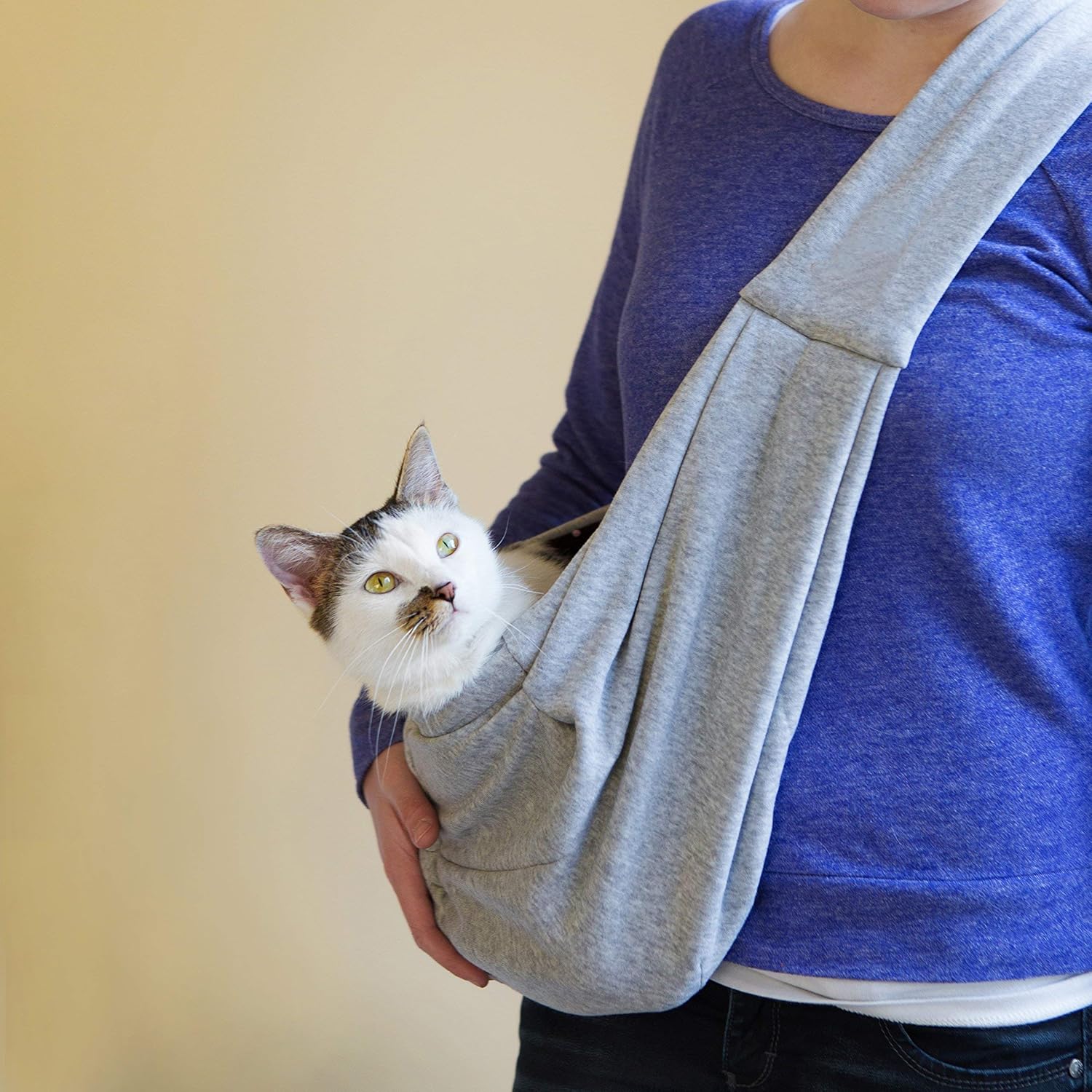 iPrimio Dog and Cat Hands Free Carrier Sling - Reversible Carrier Bag Papoose. Super Soft Pouch and Tote. Great Dog and Puppy Carrier/Cat Carrier. Front Pack and Purse Design (Black) : Pet Supplies
