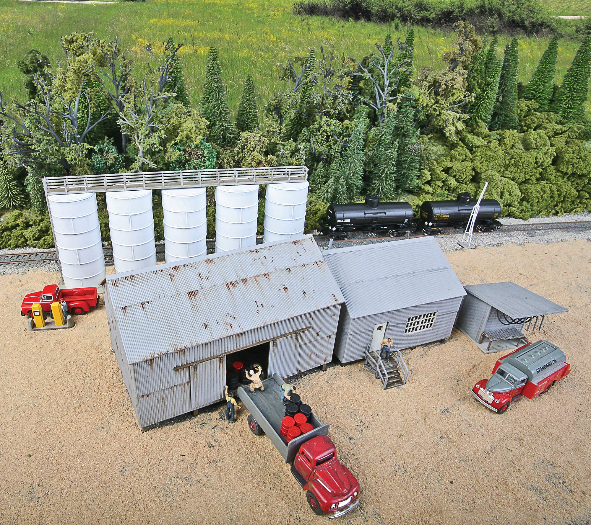 Walthers Cornerstone 933-4059 Accessories Oil Trade with Tanks