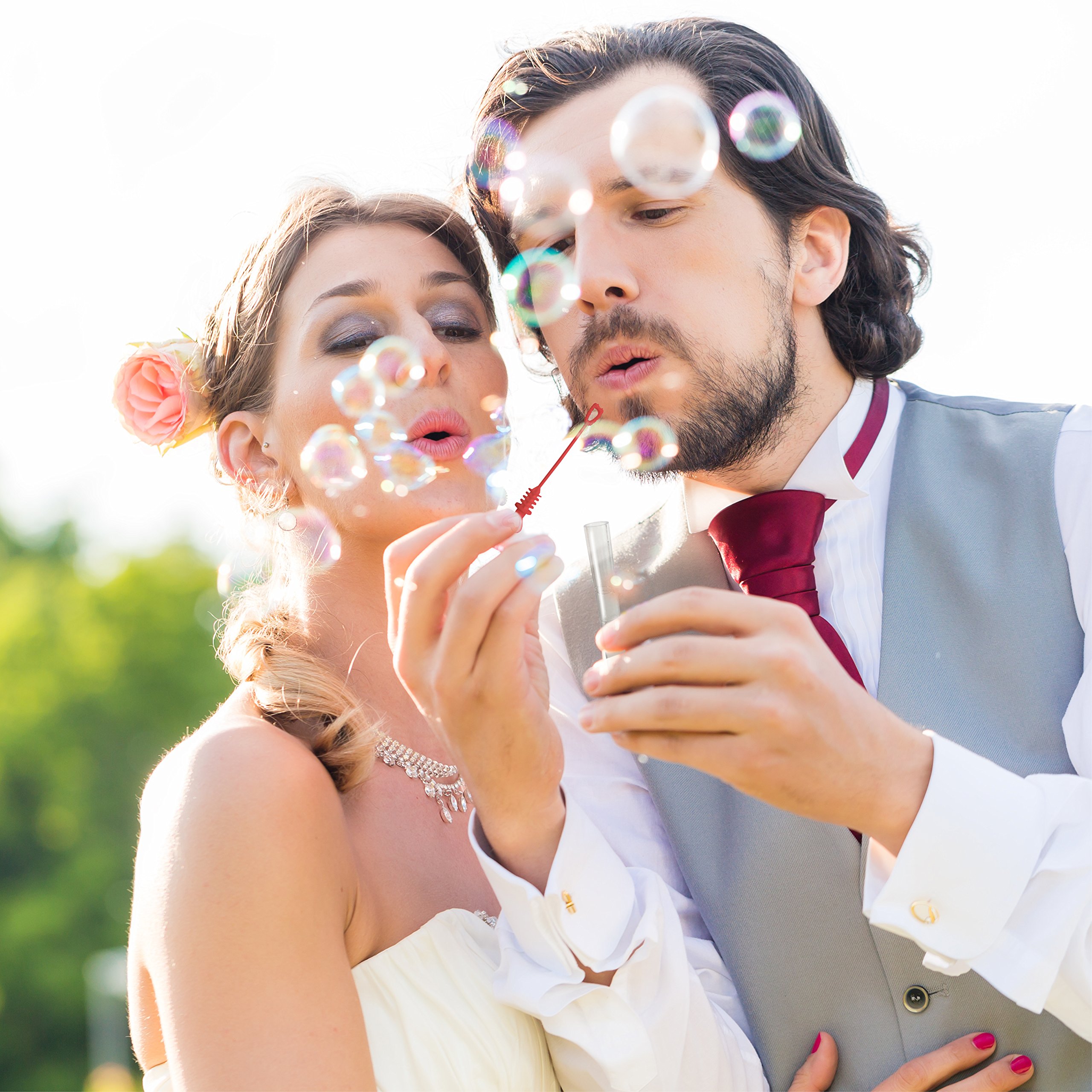 Louisiana premium soap bubbles set in white - 48 pieces with heart handle - Loving gift for wedding baptism birthday golden wedding engagement Valentine\'s Day guest gift party- Ideal setting for gorgeous photos