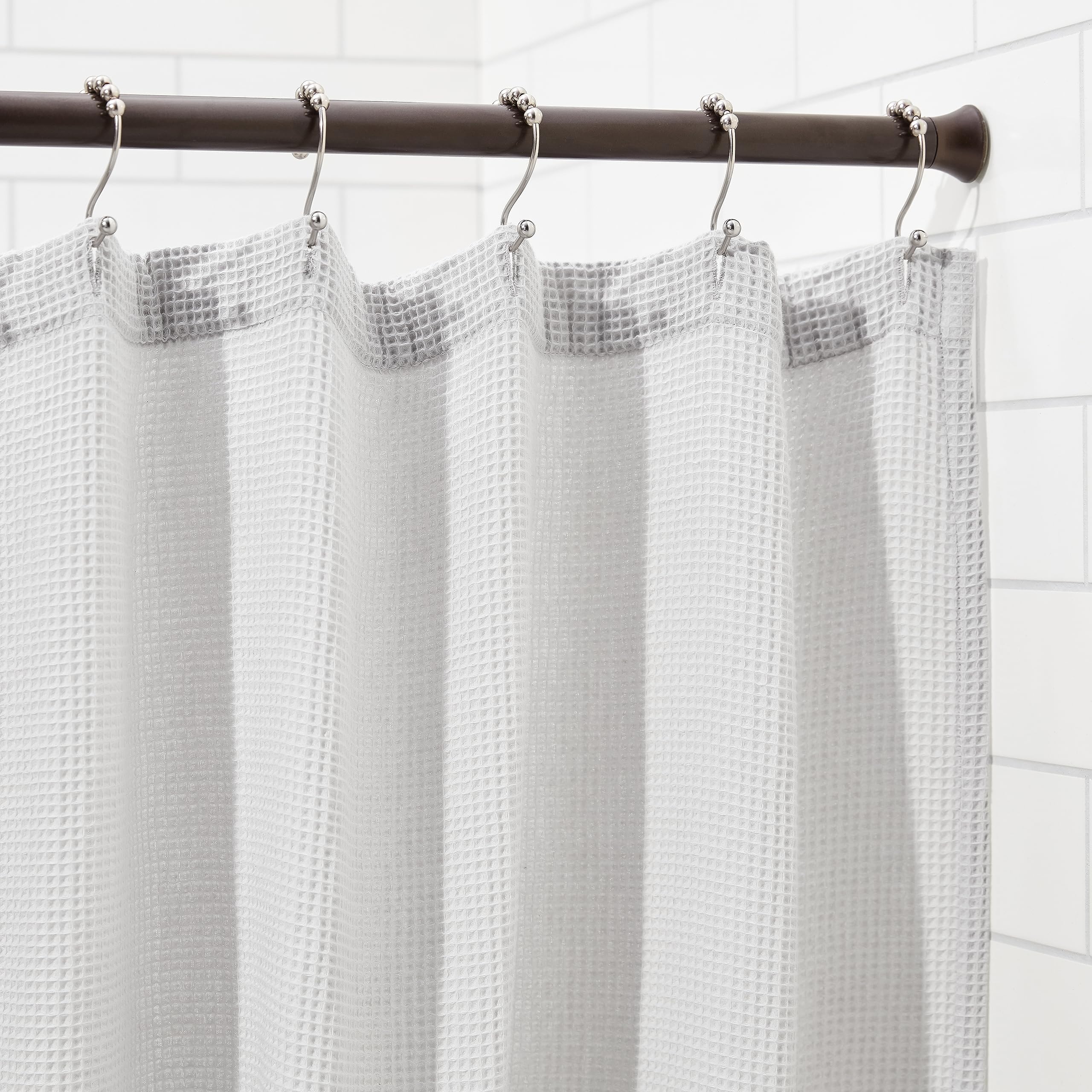 Amazon Basics Extendable Shower Curtain Pole, 61 to 91 cm, Bronze