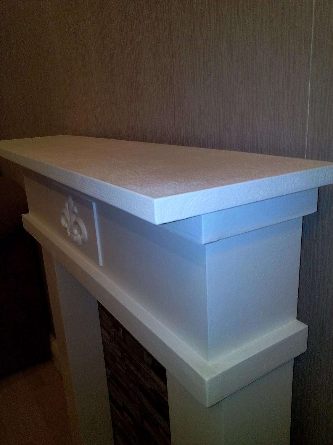 Wolkenstube Dekokamin Wei szlig Steinoptik Kaminumrandung Kaminsims