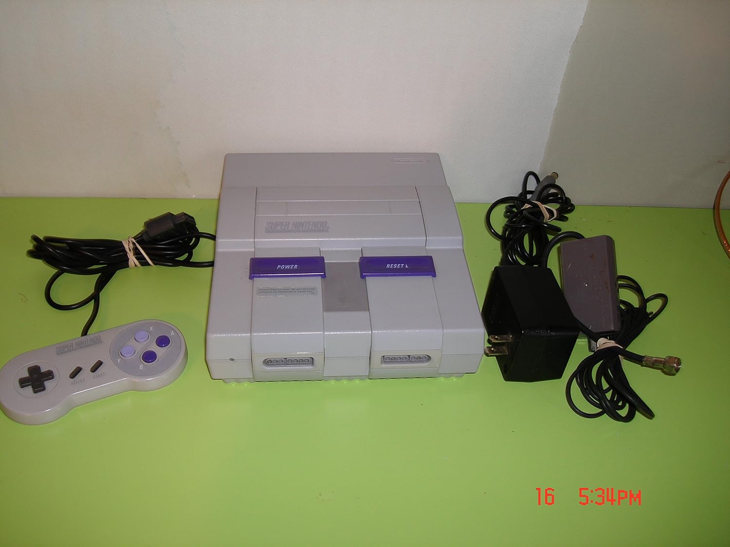 Super Nintendo NES System - Video Game Console - Model SNS-001: Video Games