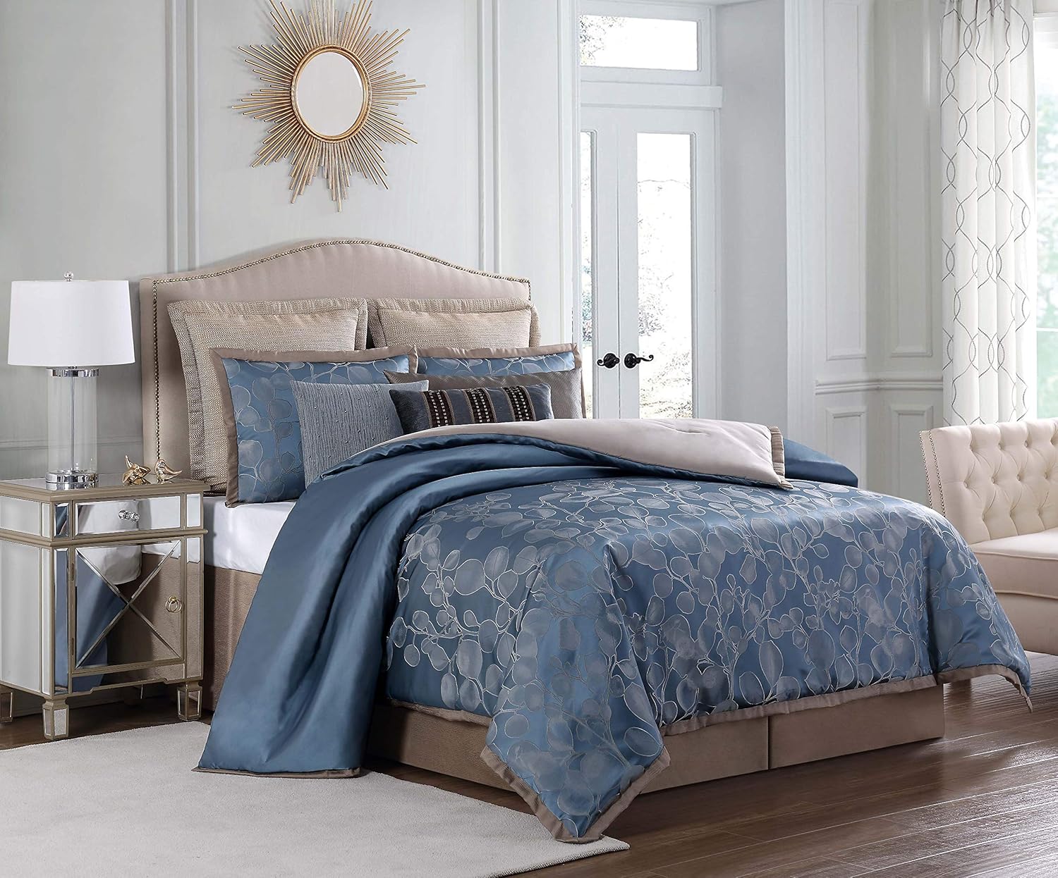 Amazon Com Charisma Lamont Floral Jacquard 4 Piece King Comforter