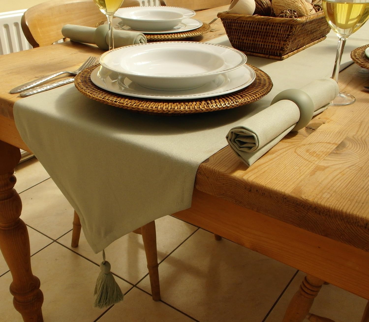 14x78" SAGE GREEN TABLE RUNNER WITH TASSEL (6 SEATER) Amazon.co.uk
