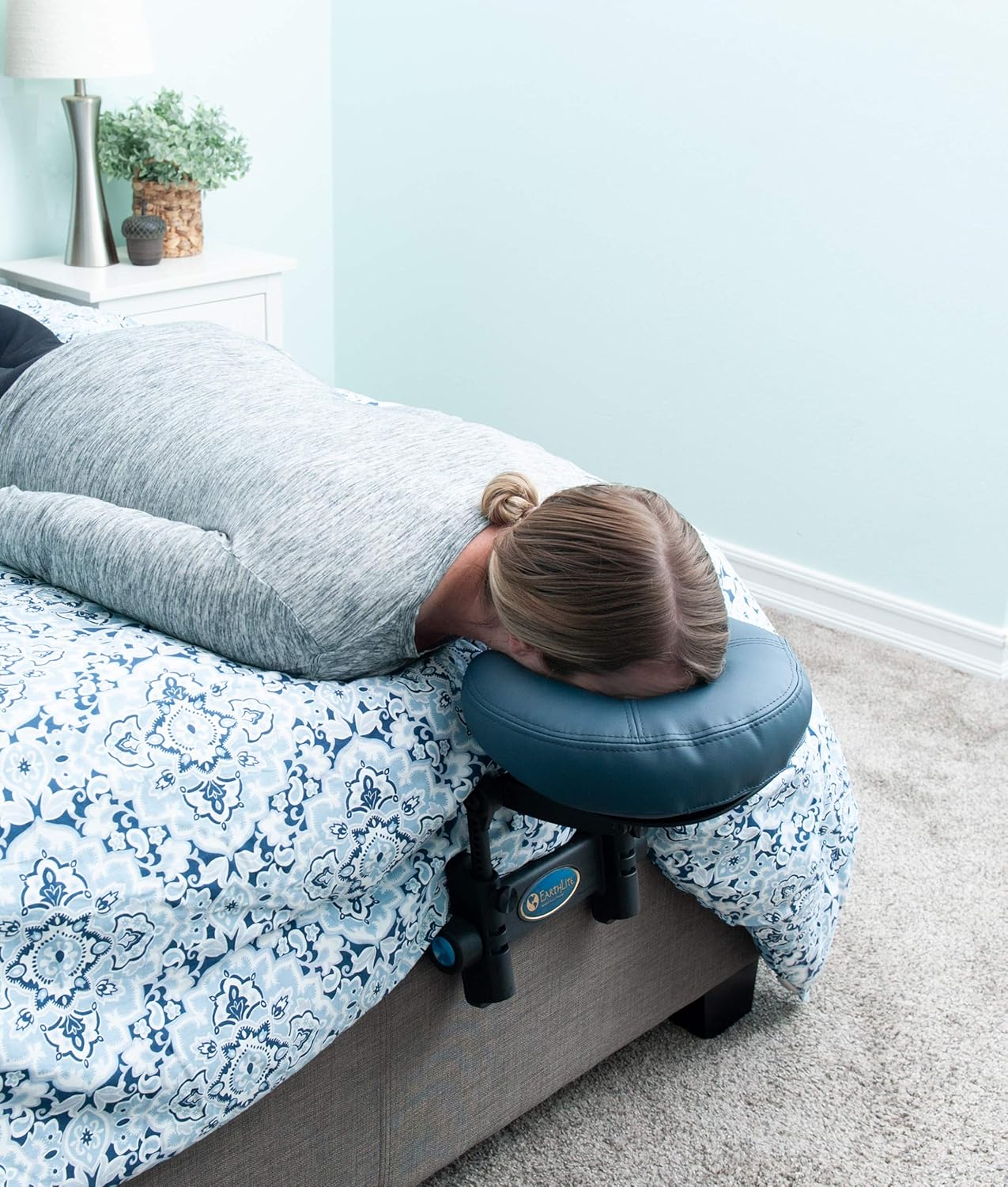 EARTHLITE Massage Kit Travelmate - Ultra-Portable Face Down Tabletop Massage System perfect for Vitrectomy Recovery & On-The-Go Massage, Black: Sports & Outdoors