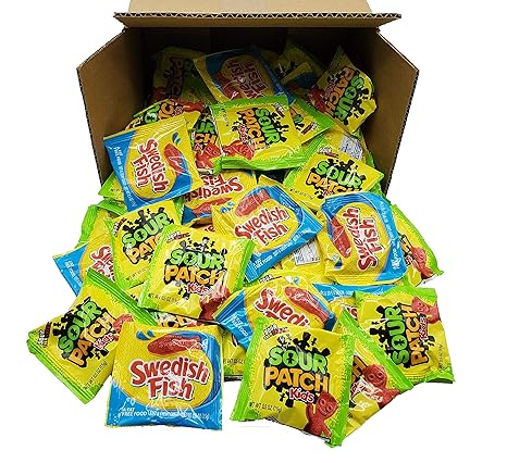 amazon com sour patch kids swedish fish fun size candy mix treat size bags 4 pounds grocery gourmet food amazon com