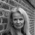 Vicky J Payne