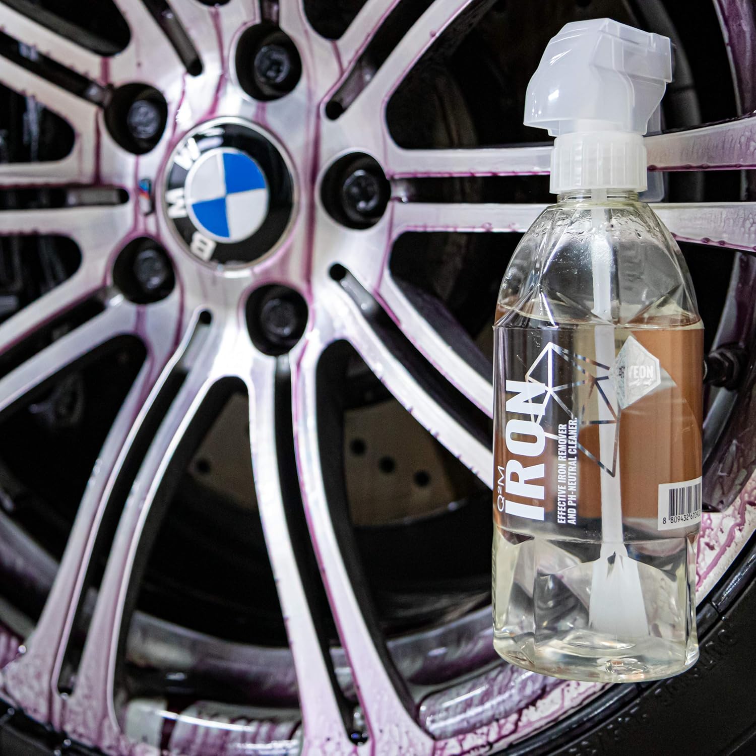 Gyeon Quartz Q M Iron 500 Ml Iron Remover Breaks Down Embedded Iron Deposits In Paint And Wheels Automotive Amazon Com