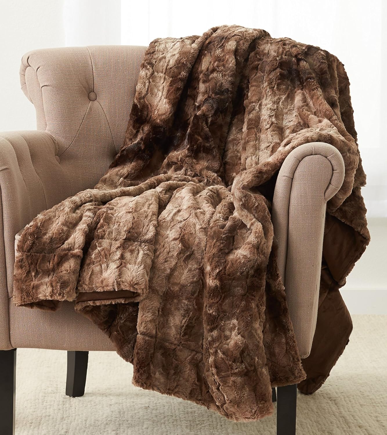 מטבח - Pinzon Faux Fur Throw Blanket 50" x 60", Alpine Brown