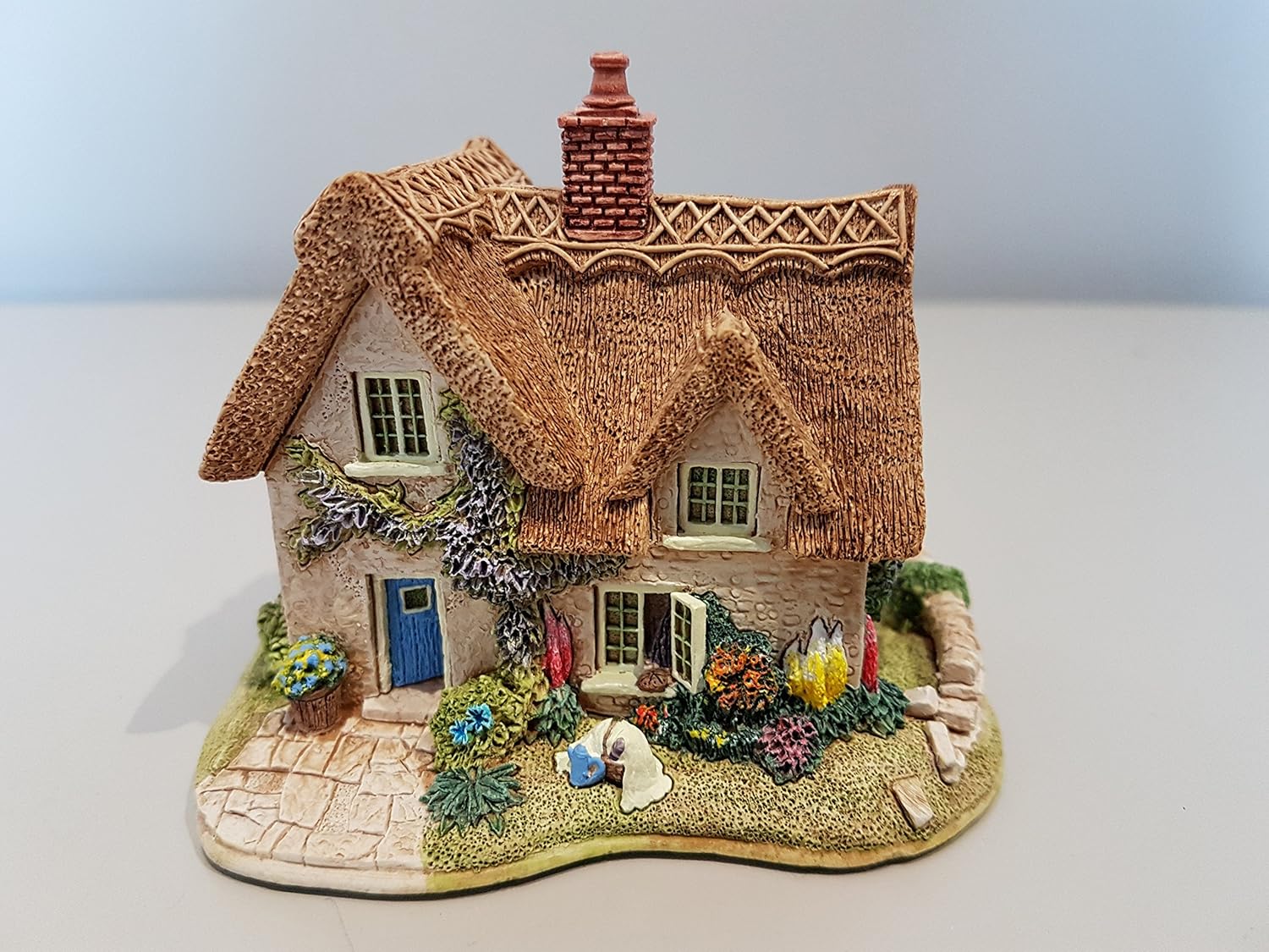 Lilliput Lane Little Lupins, Made In England Amazon.co.uk Kitchen