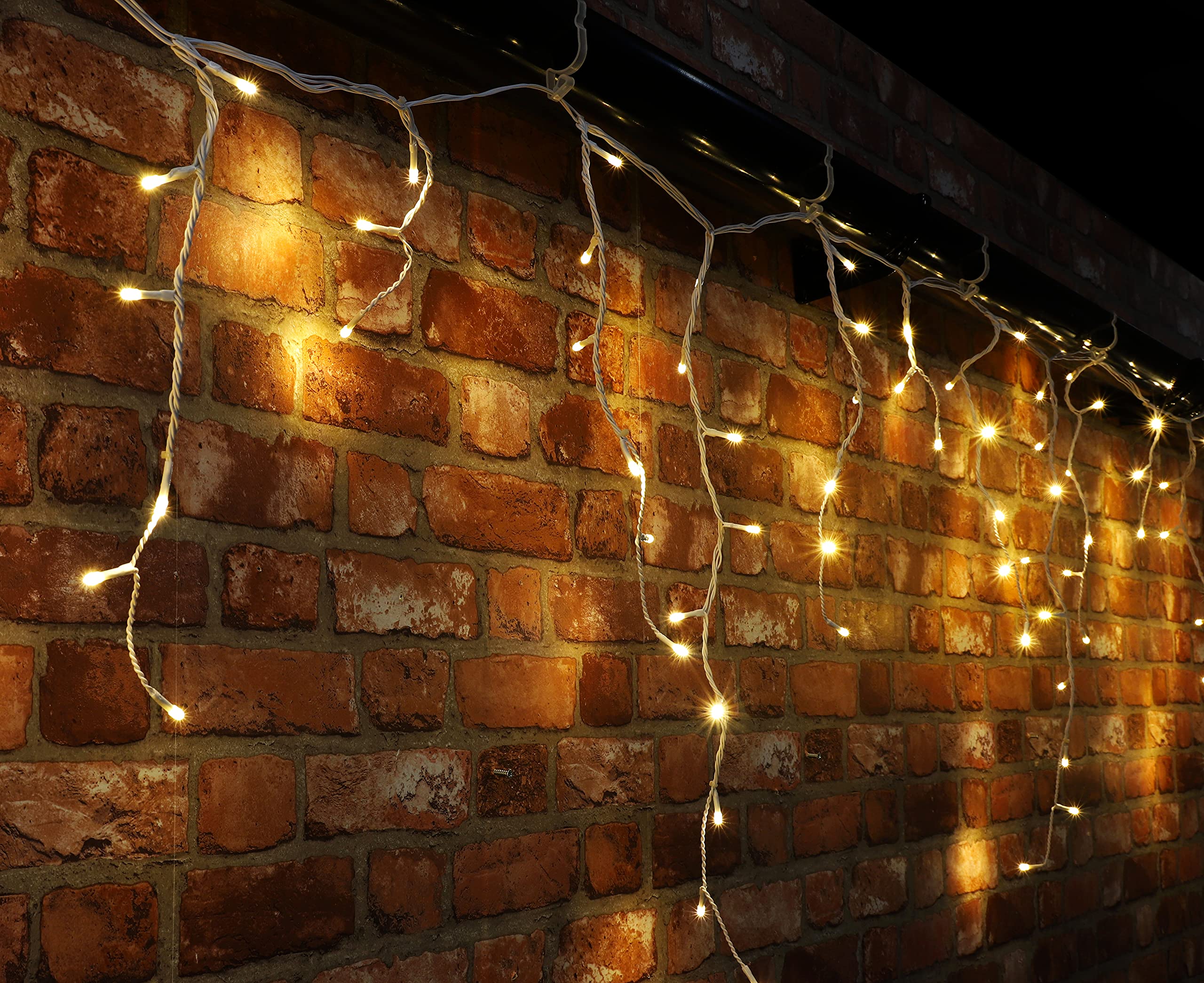 Christmas Concepts® 960 31.8m (104ft) Warm White LED Snowing Icicle Lights with Speed Controller - Christmas Outdoor Lighting - Energy Efficient A++