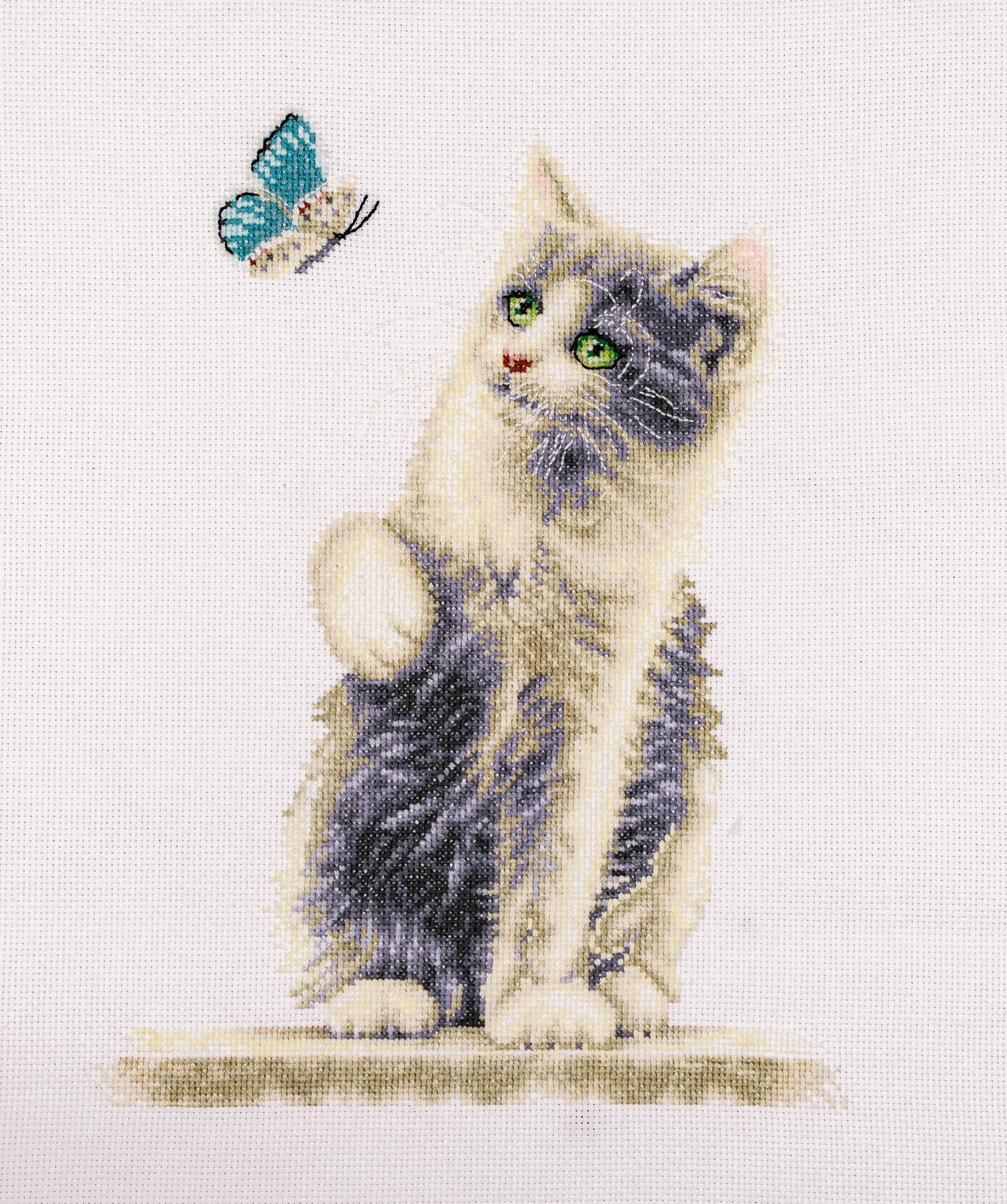 DUTCH STITCH BROTHERS - Counted Cross Stitch Kit - DSB013L - Cat with Butterfly - White Linen - 13.4 x 9.5 Inch - DIY for Adults