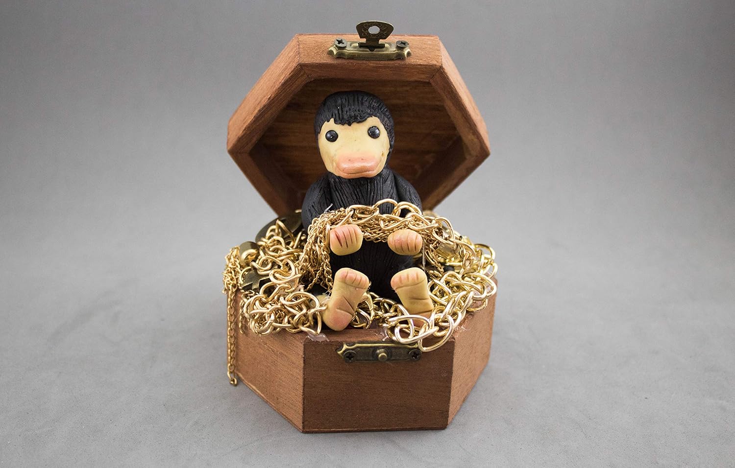 Niffler - Animales fantásticos y dónde encontrarlos - Escarbato: Amazon.es: Handmade