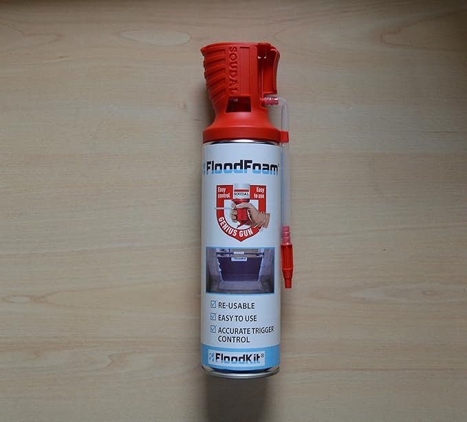 FloodFoam flexible waterproof expanding PU foam in a 500ml can complete