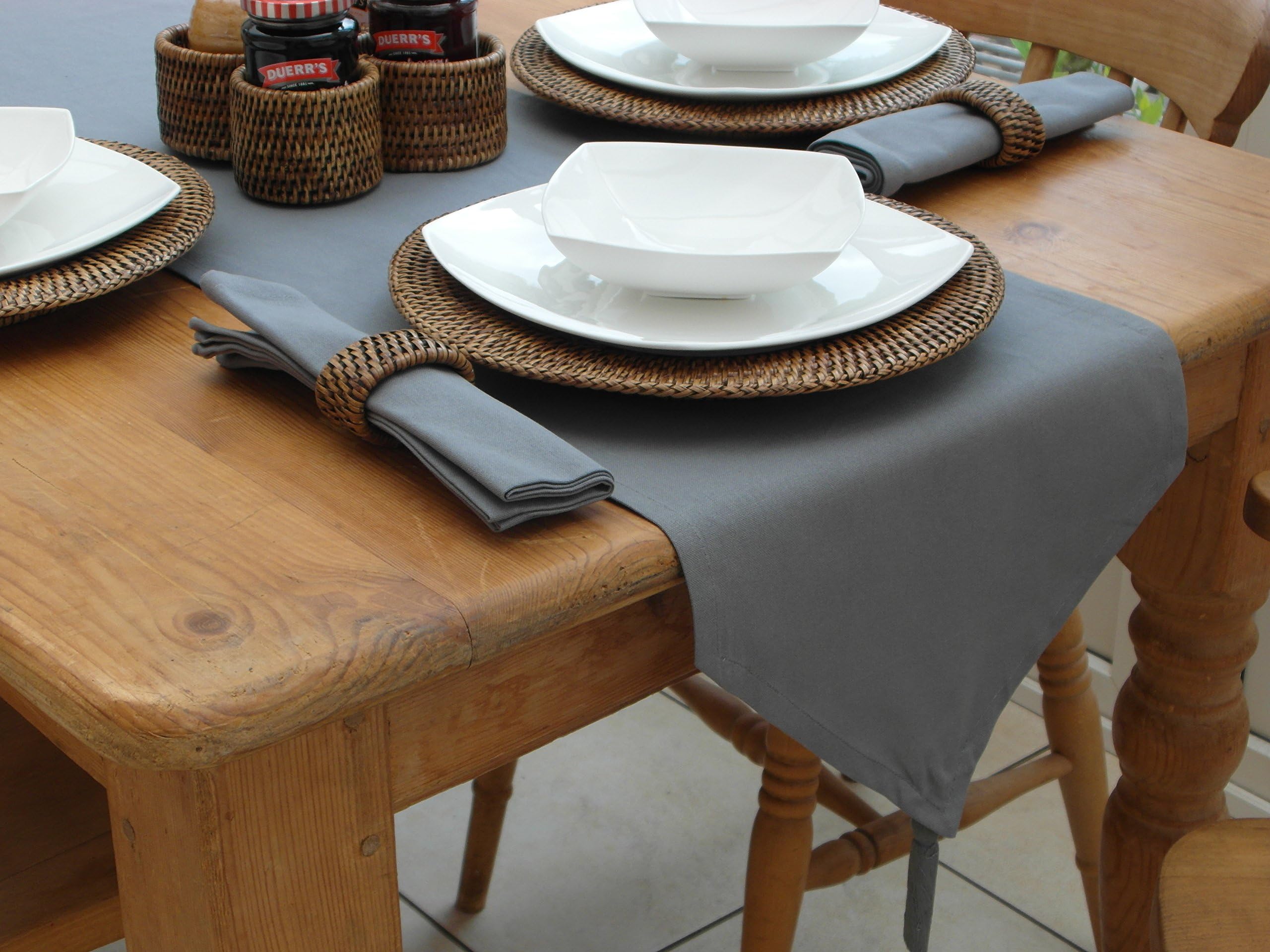 THE TABLECLOTH COMPANY 14x98 GREY COTTON TABLE RUNNER WITH TASSEL (8 SEATER)