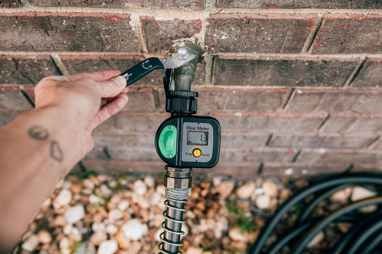 Krageröd – Garden Hose Water Meter | Measure in Gallons or Liters | Use with Garden Water Timer to Measure The Exact Amount of Water Used in Outdoor Irrigation | Simple Intuitive Design |: Home & Kitchen