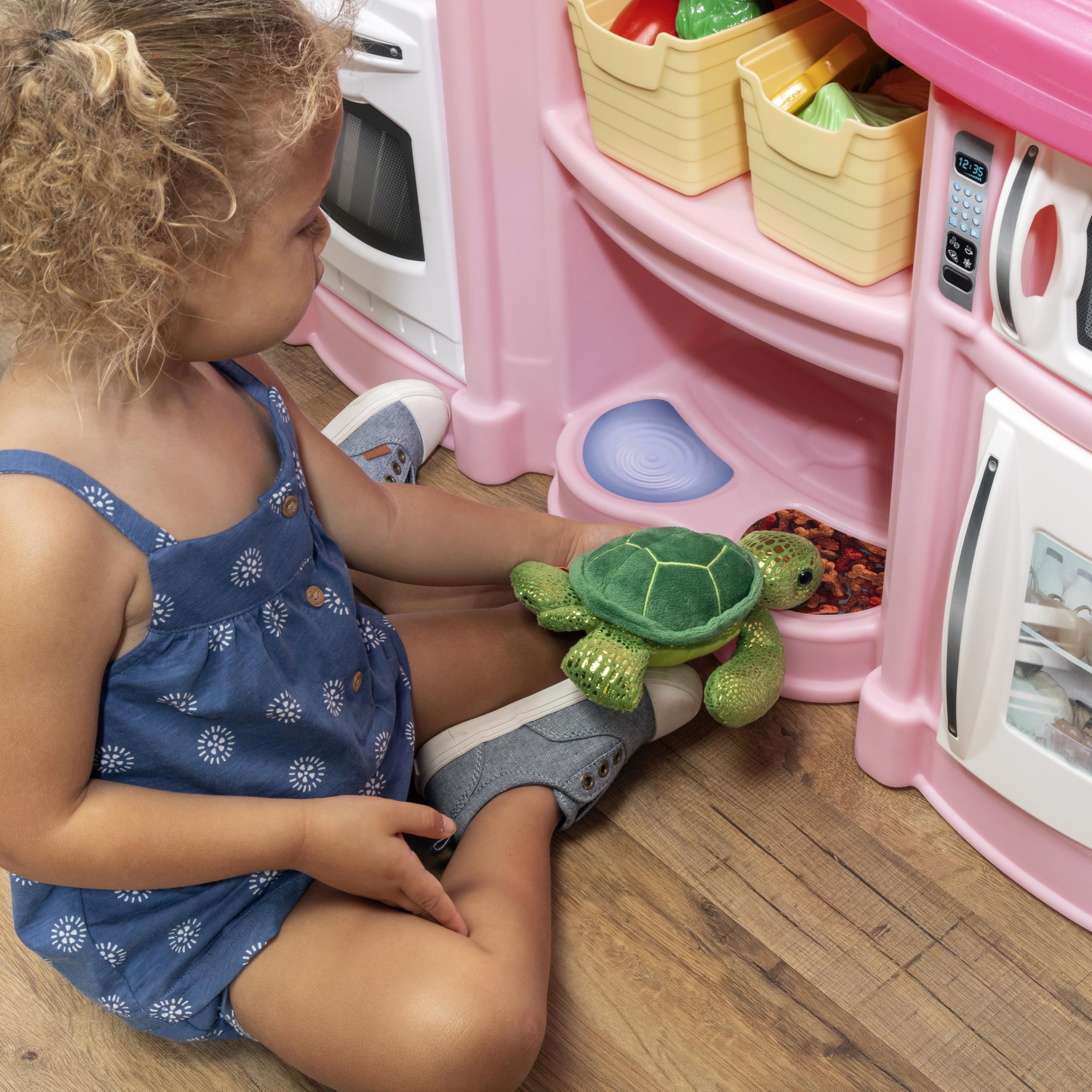 Step2 Fun with Friends Kids Kitchen Playset, Indoor/Outdoor Kitchenette, Interactive Play with Lights and Sounds, Durable Plastic, Includes 25 Piece Toy Accessories, Toddlers 2+ Years Old, Pink