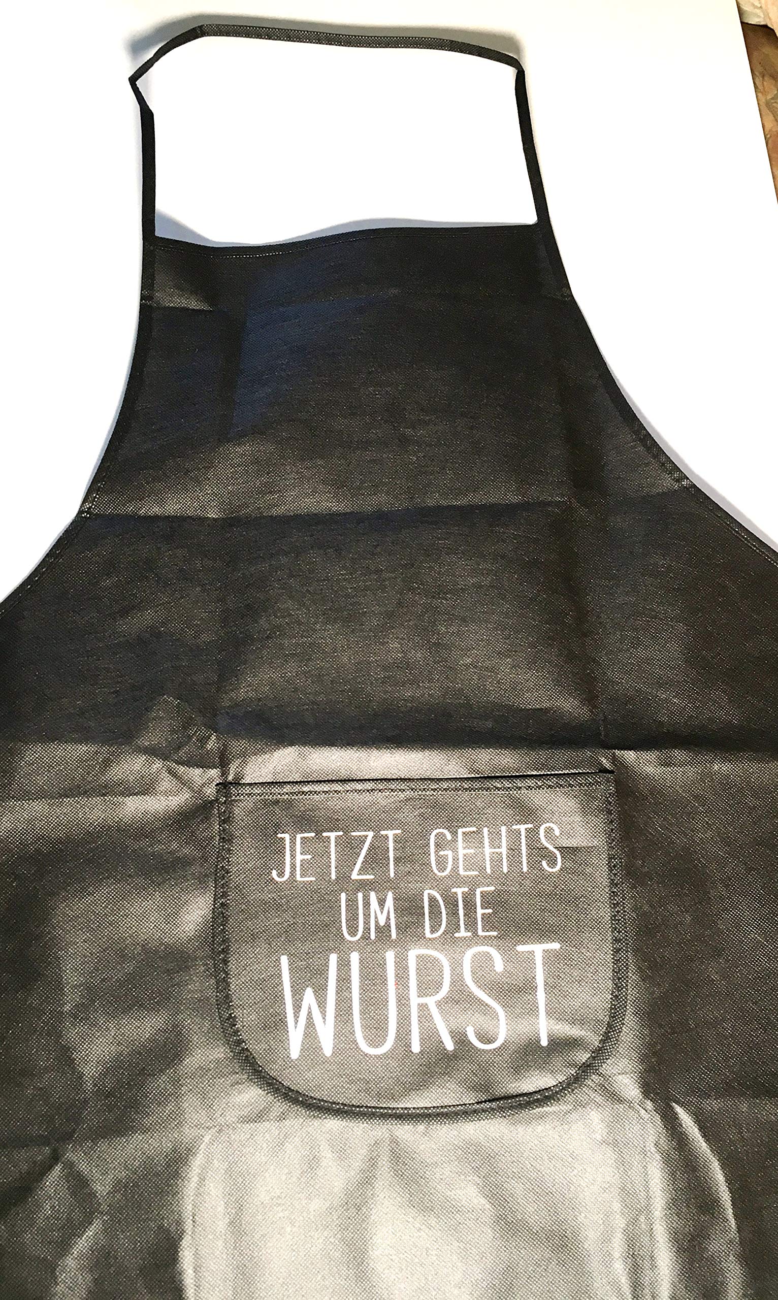 Kitchen / Grill / Baking Apron with Funny Saying: "Jetzt geht um die Wurst" in Black with Bag One Size for Grandma Grandpa Mum Dad Men Women Boys Girls "EINWEG" Packed (Black2)
