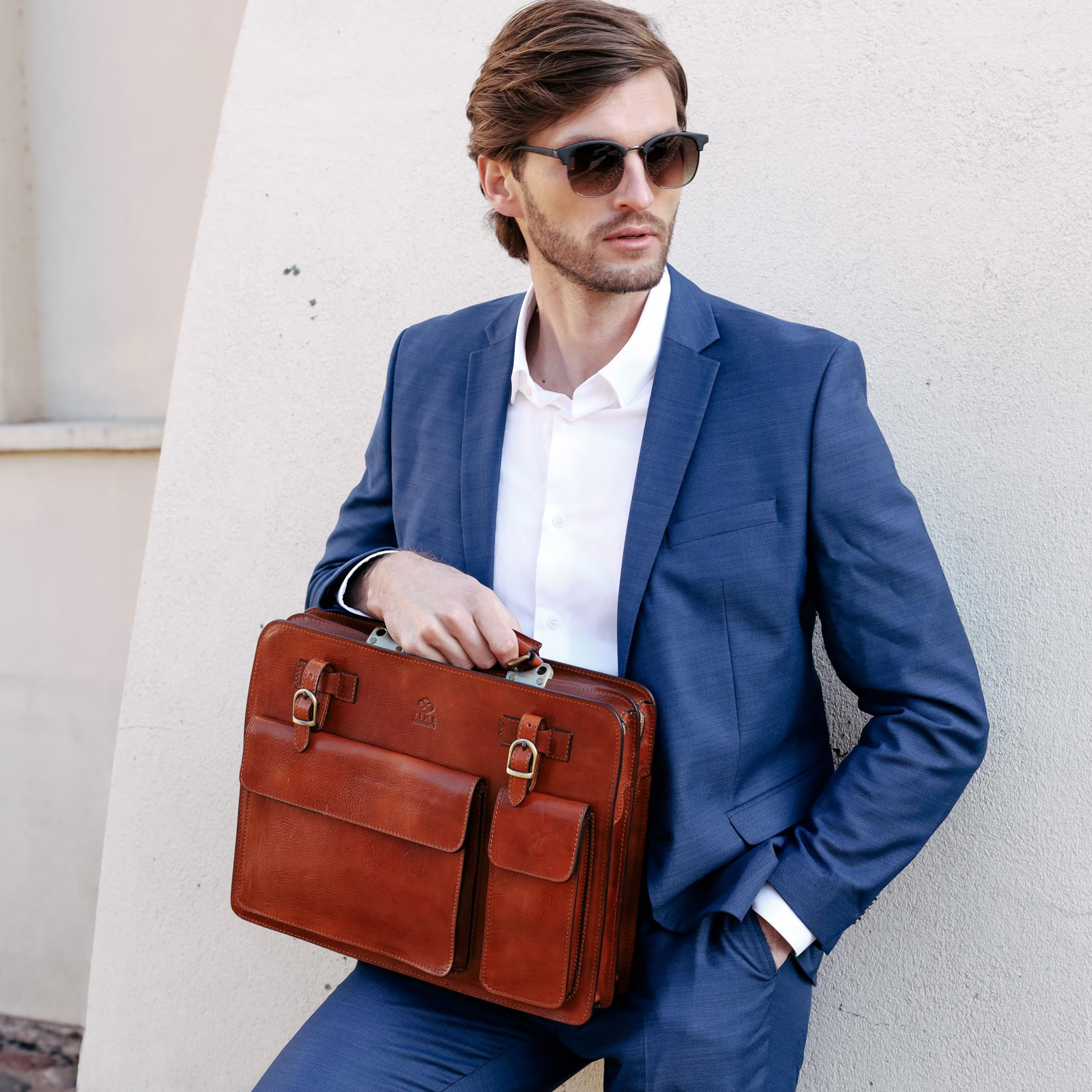 Time Resistance Leather Briefcase - Classy Bag for Men - Business and Vintage Briefcase Made in Italy