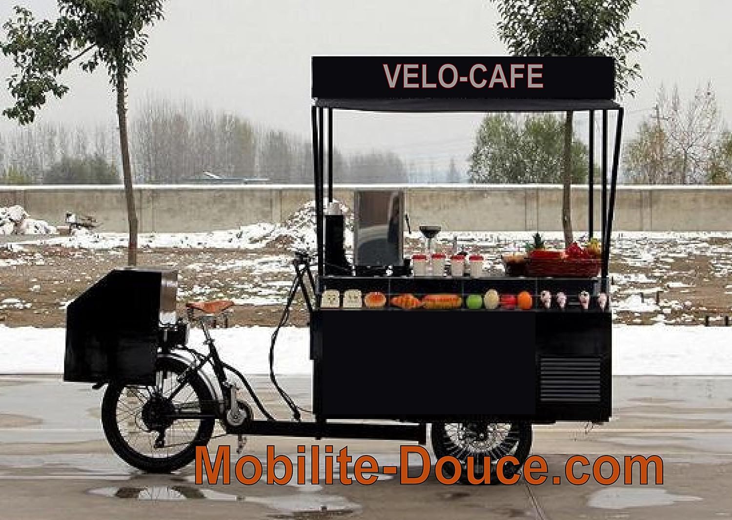 Velo Cafe 2750 Bar Snack Elektrisches Dreirad Mit Aufsatz Vollausstattung Hahn Eiskasten Kuhlsystem Schaukasten Usw Lastendreirad Trike Cargo Zum Verkauf Von Heissen Und Kalten Getranken Take Away Pfannkuchen Waffeln Mit Markise