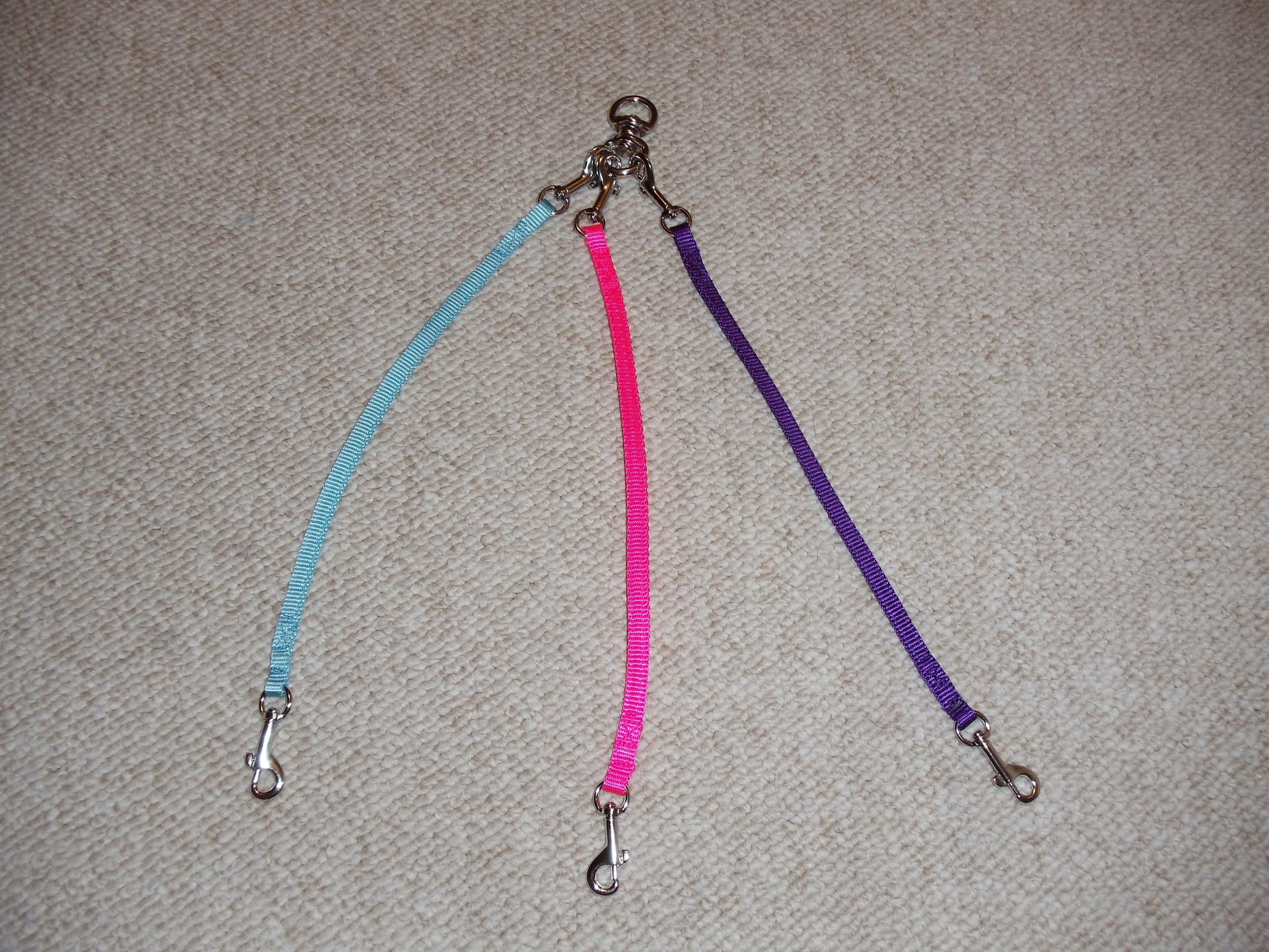 Leash Lady~3 Dog Coupler with Dual Swivel Snaps~3/8" Wide Double Nylon Webbing~for Mini/toy Size Dogs