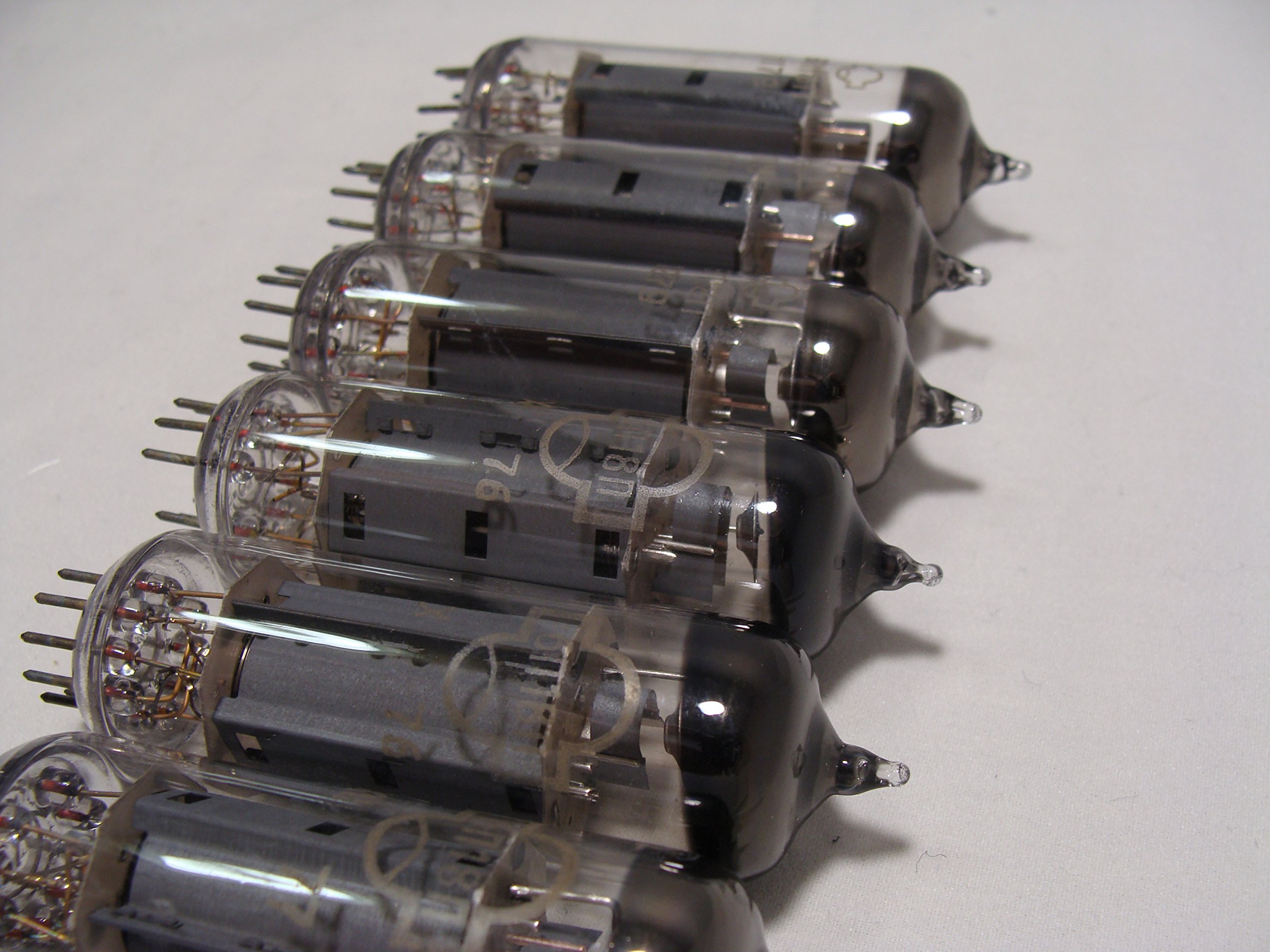 Mua Made In Russian Vacuum Tube 6p18p (6dy5 el82) Reflector trên Amazon