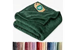 CGK UNLIMITED Ultra Soft Fleece Blanket Throw Size - Flannel Fleece Luxury Throw Blanket - Lightweight for Couch Bed Chair - Thick, Warm & Breathable - All Season Cozy Anti-Static Microplush Bedding, Forest Green