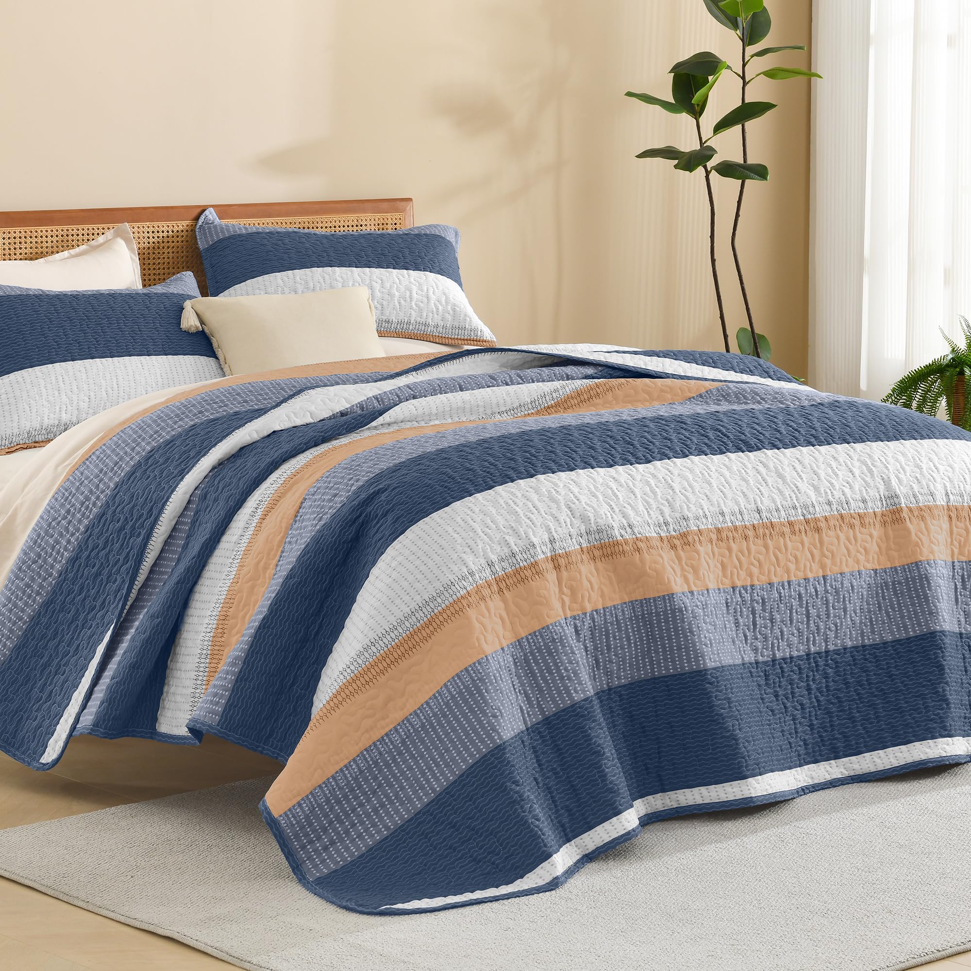 Litanika Quilt Queen Size BlueO, Stripe Patchwork Summer Bedspread Coverlet 3 Pieces, Soft Lightweight Microfiber Quilted Bedding Set for All Season(1 Quilt, 2 Pillowcases) Image