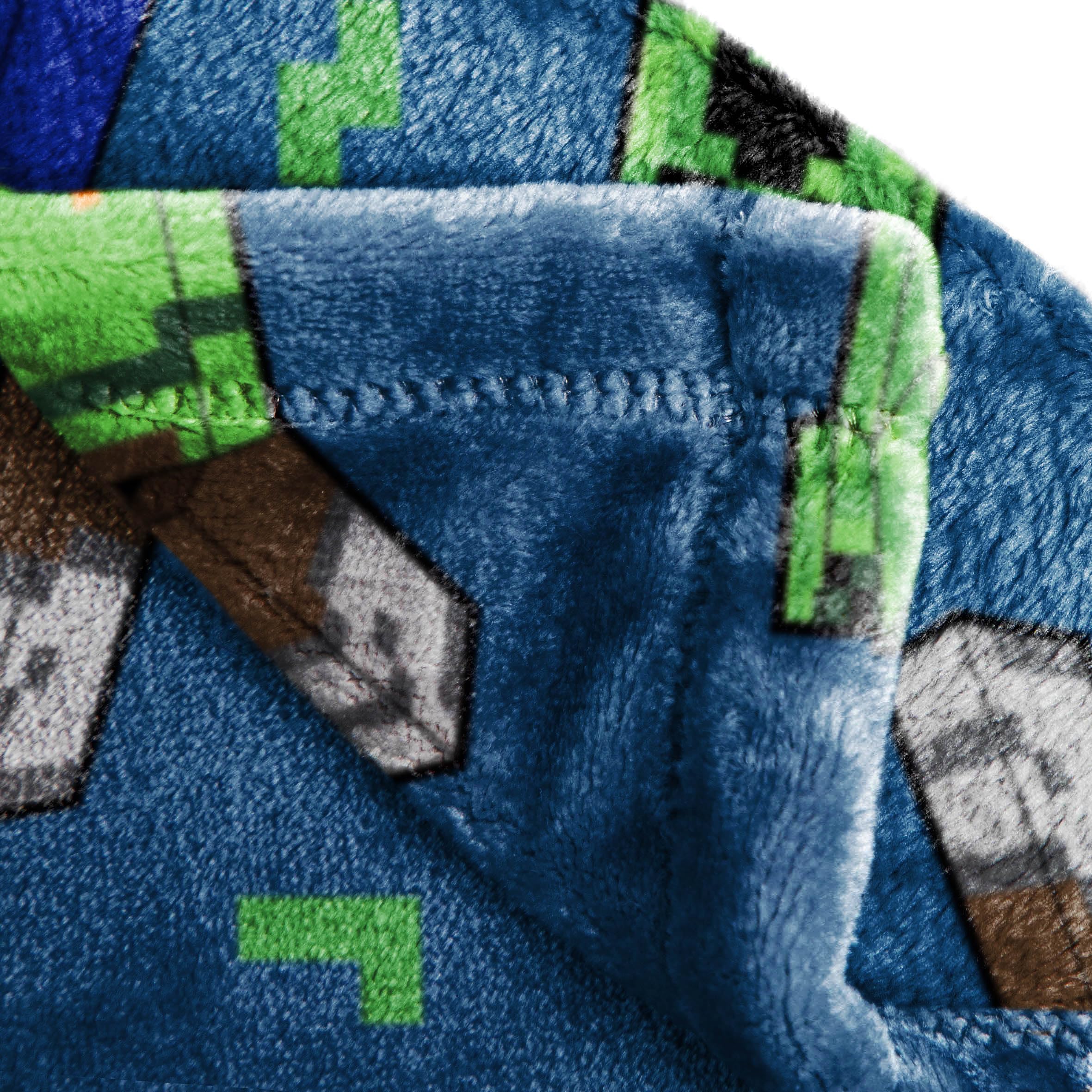 Jay Franco Minecraft Plush Throw Blanket - Measures 46 x 60 Inches - Kids Super Soft Fleece Creeper Battle Bedding