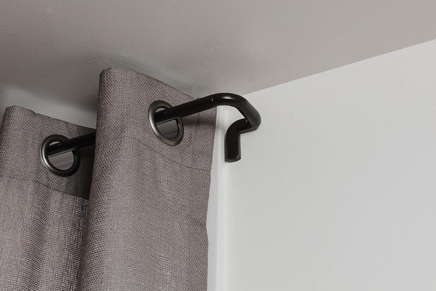 Umbra 242732-797-REM Twilight Single Curtain Rod Set – Wrap Around Design is Ideal for Blackout or Room Darkening Panels, 28-48, Bronze: Home & Kitchen