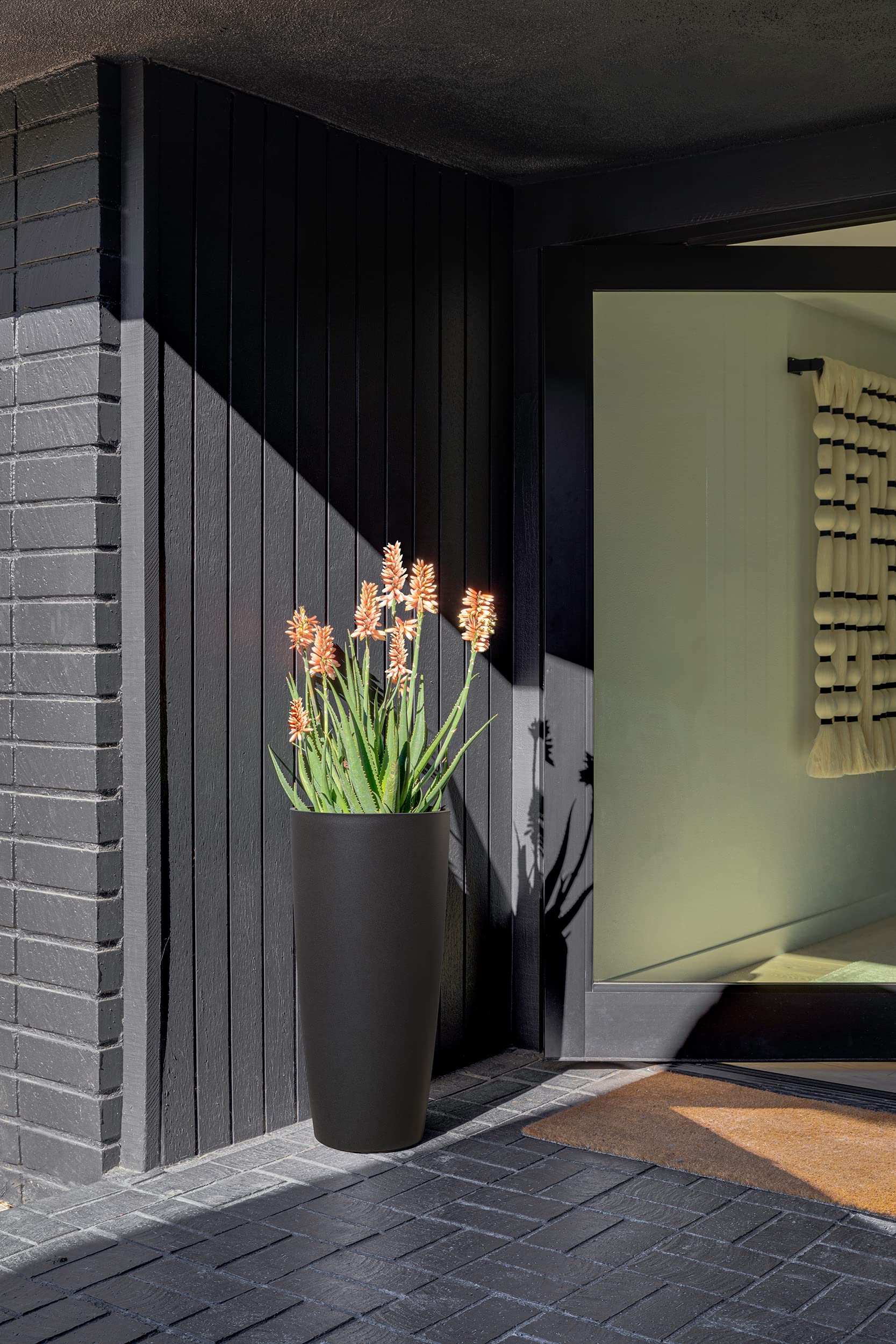 Vega Planter