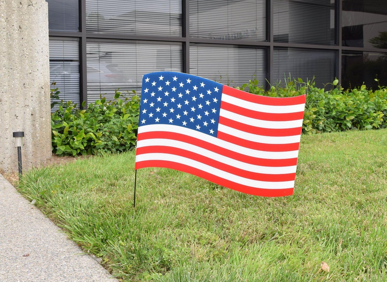 Waving Patriotic American Flag Yard Decor