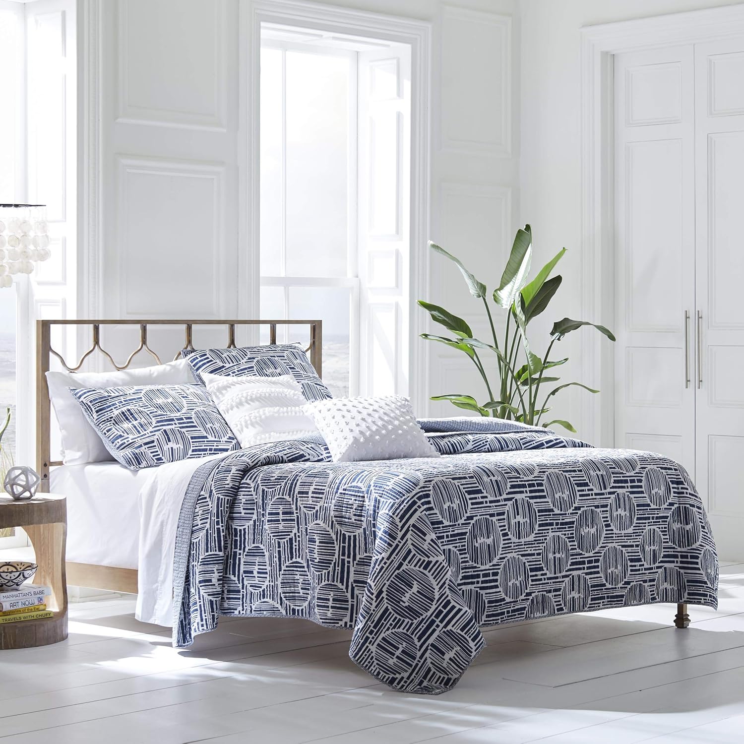 Amazon Com Trina Turk Bamboo Forest Quilt Set King Dark Blue