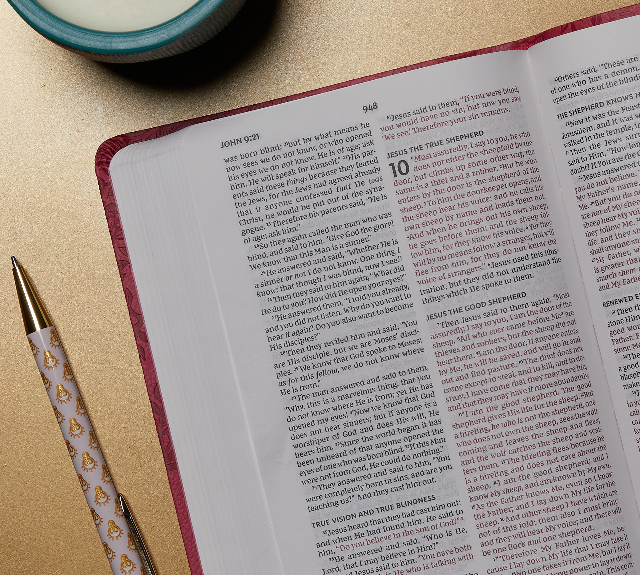 NKJV, Value Thinline Bible, Pink Leathersoft, Red Letter, Comfort Print: Holy Bible, New King James Version NKJV, Value Thinline Bible, Pink Leathersoft, Red Letter, Comfort Print: Holy Bible, New King James Version Imitation Leather
