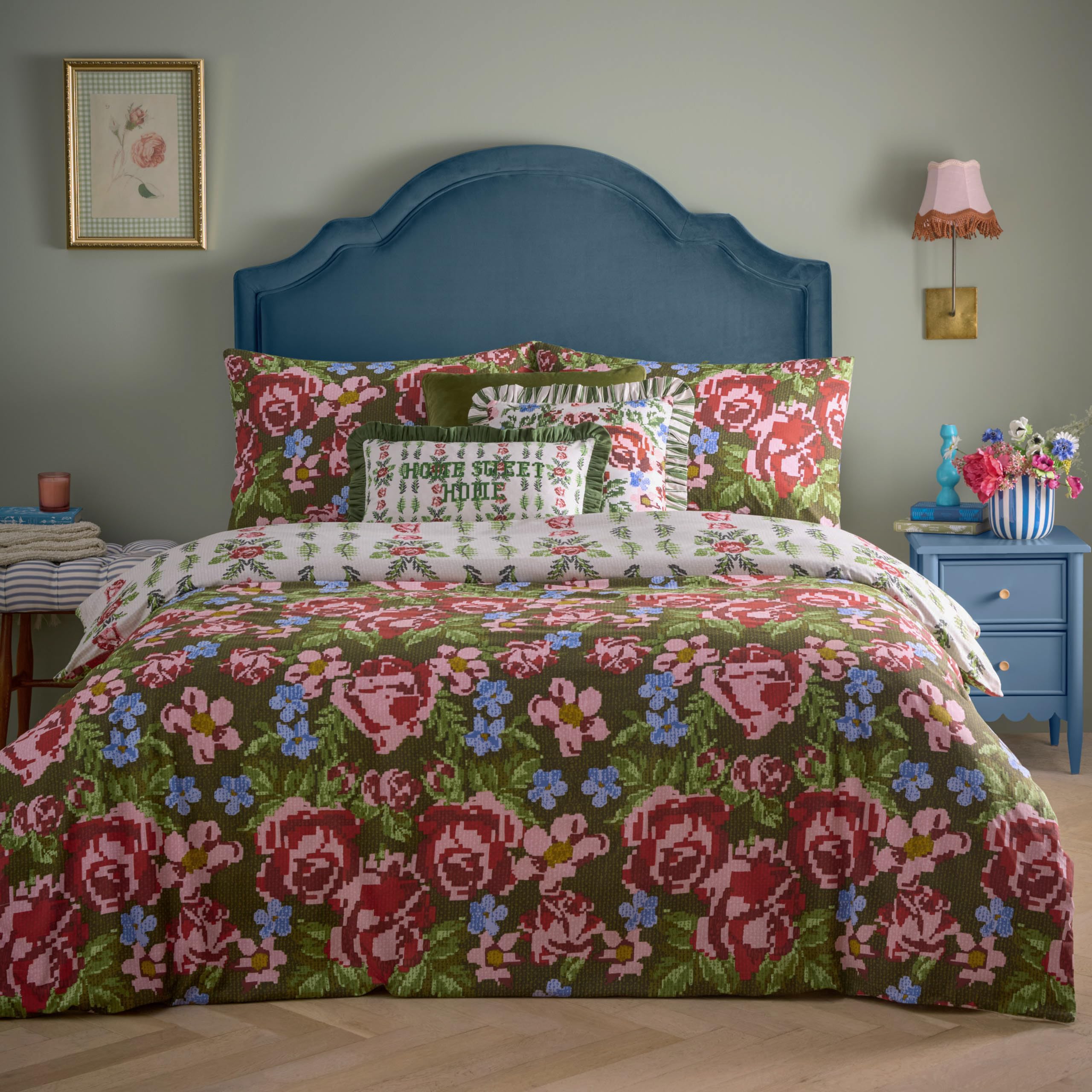furn. Feeoni Cottage Floral Duvet Cover Set – Reversible Tapestry-Inspired Bedding (Willow Green – Super King)