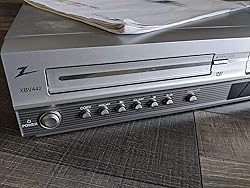 Zenith XBV442 Progressive-Scan DVD/VCR Combo
