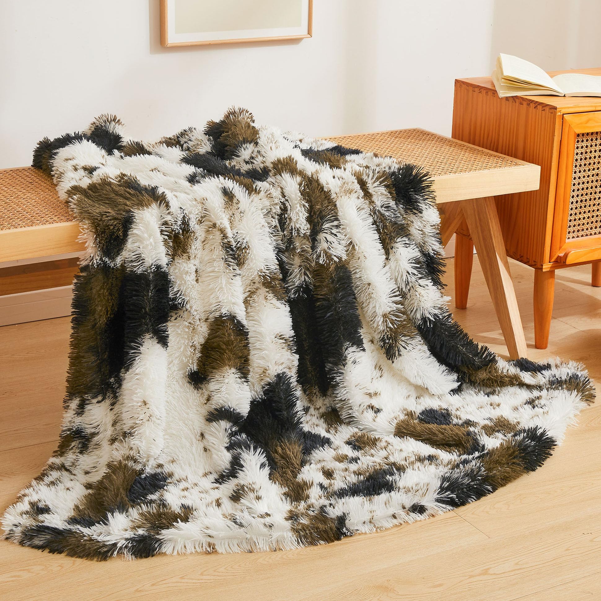 XeGe Luxury Faux Fur Throw, Soft Cow Print Fluffy Blanket, Shaggy Plush Decorative Couch Blanket, Cute Furry Fuzzy Single Animal Print Throw for Sofa Bed Chair Office, Cow Brown