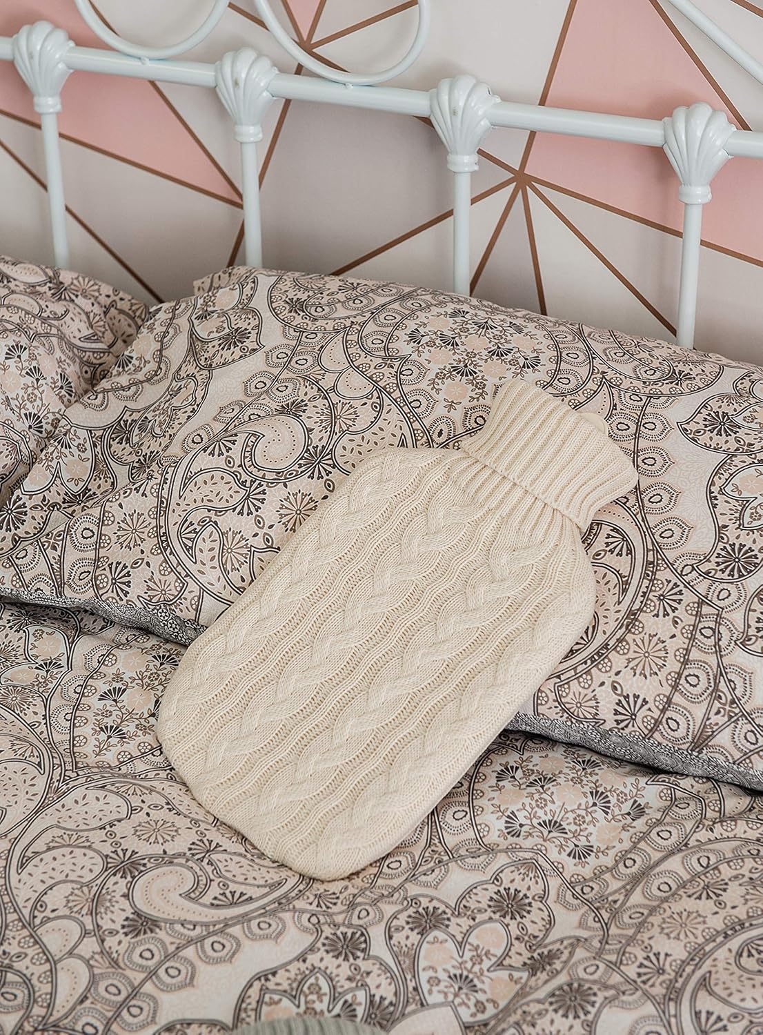 FiNeWaY 2L Large Hot Water Bottle Body Warmer Quality Hot Water Bottles with Arran Knitted Cover for Back Neck Shoulder Leg Arthritis Pain Relief Aches Cramp(Cream) - Image 4