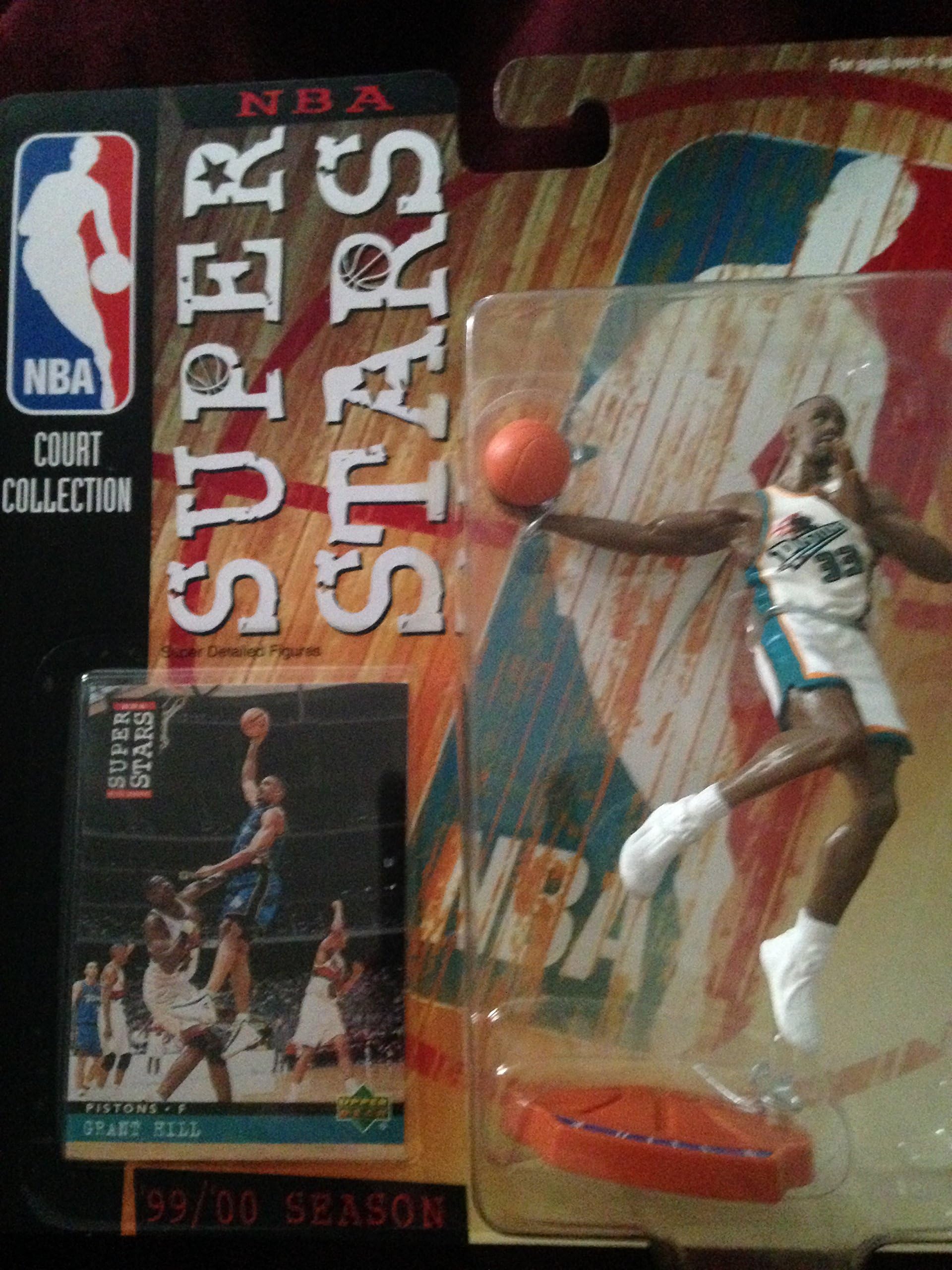 Grant Hill NBA Super Stars Court Collection 98/99 Season Super Detailed Action Figure with Upper Deck Collectible Card